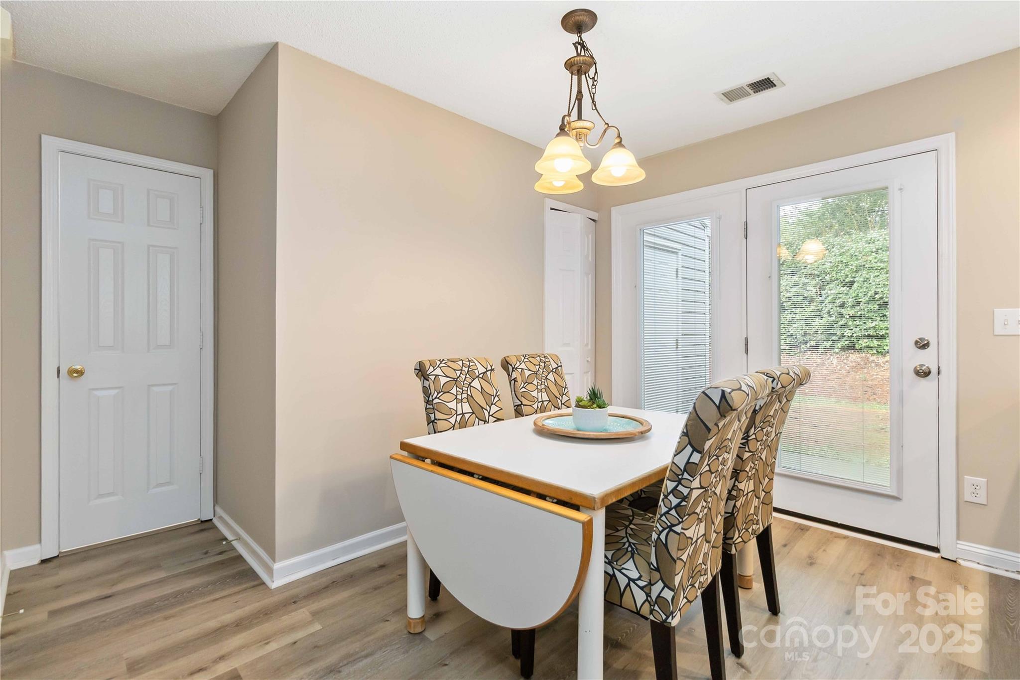 10154 Forest Landing Drive