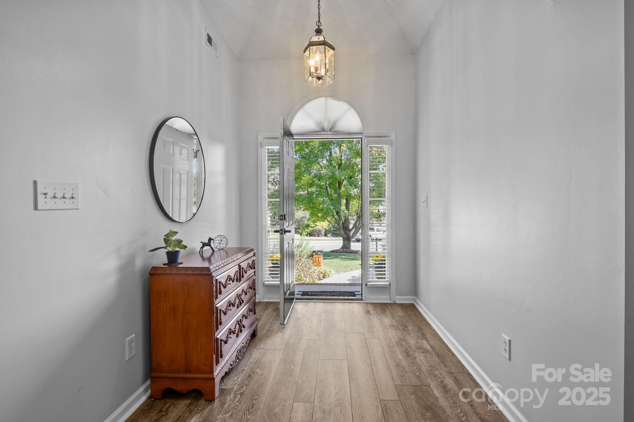128 Birchwood Court