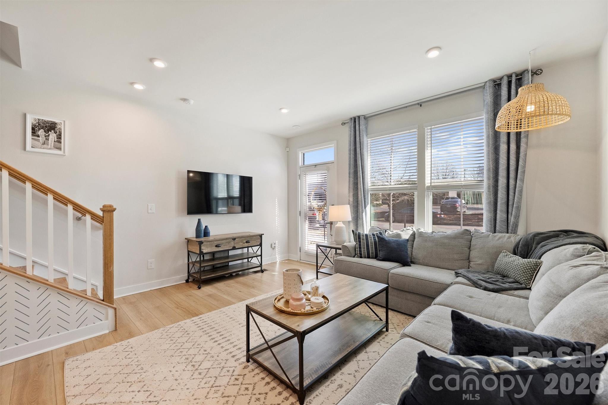 4750 Chastain Avenue