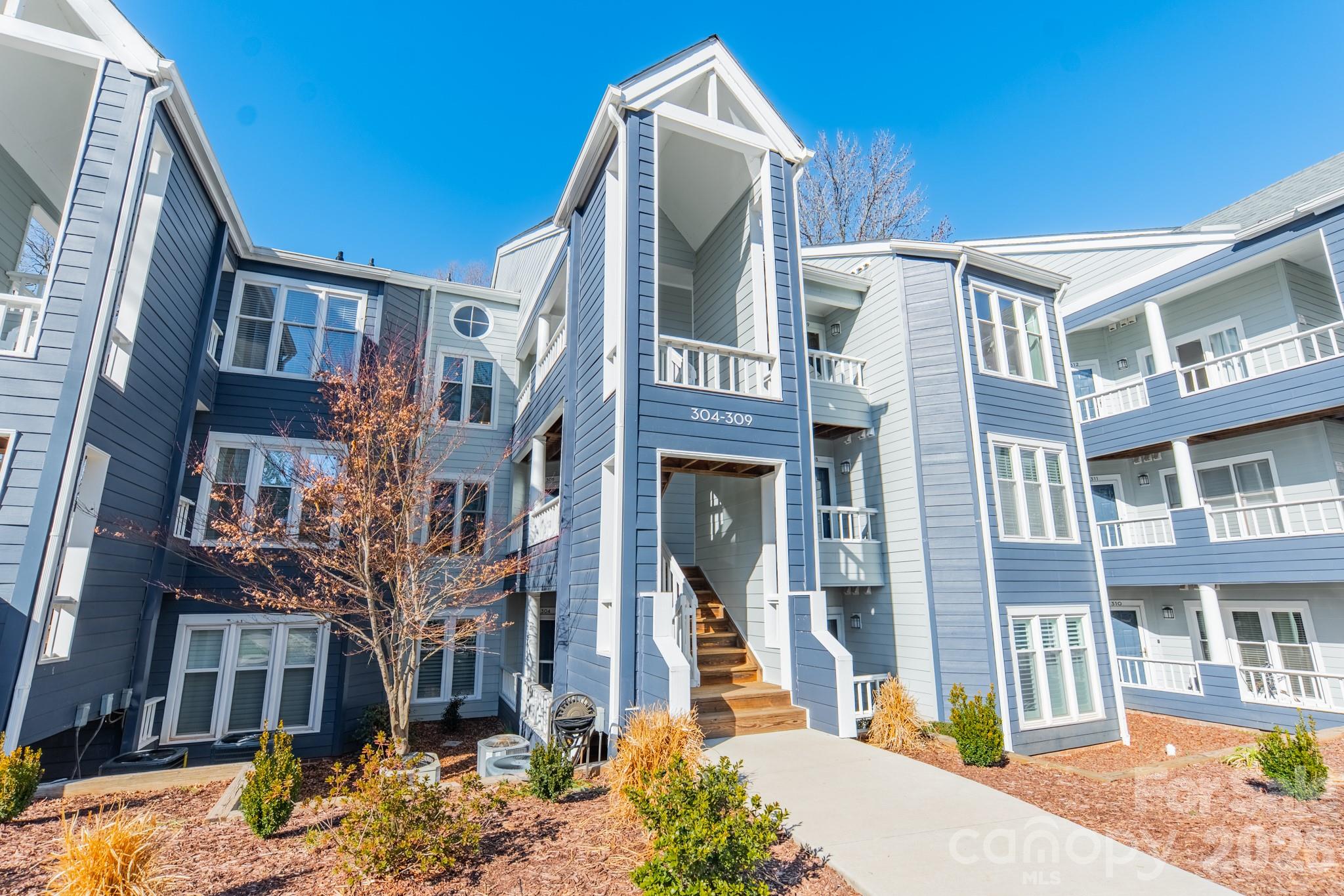 306 Northwest Drive