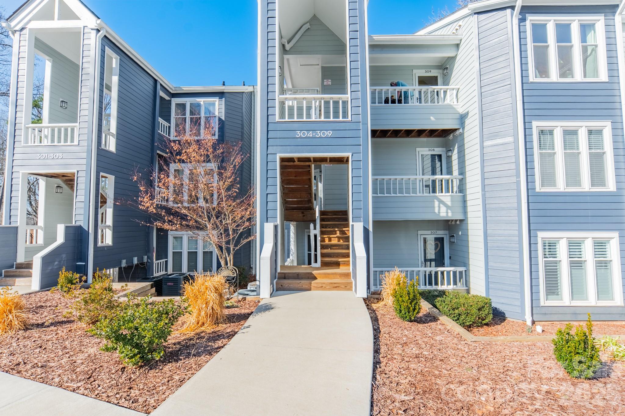 306 Northwest Drive