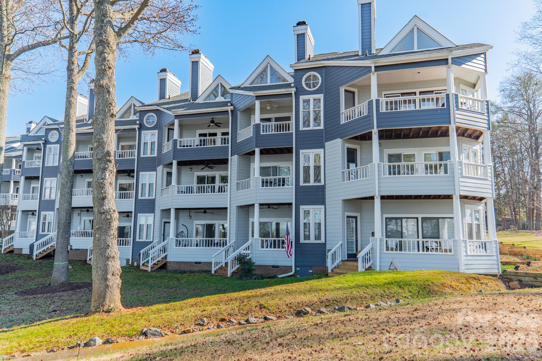 306 Northwest Drive
