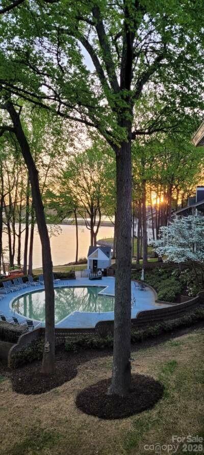 306 Northwest Drive