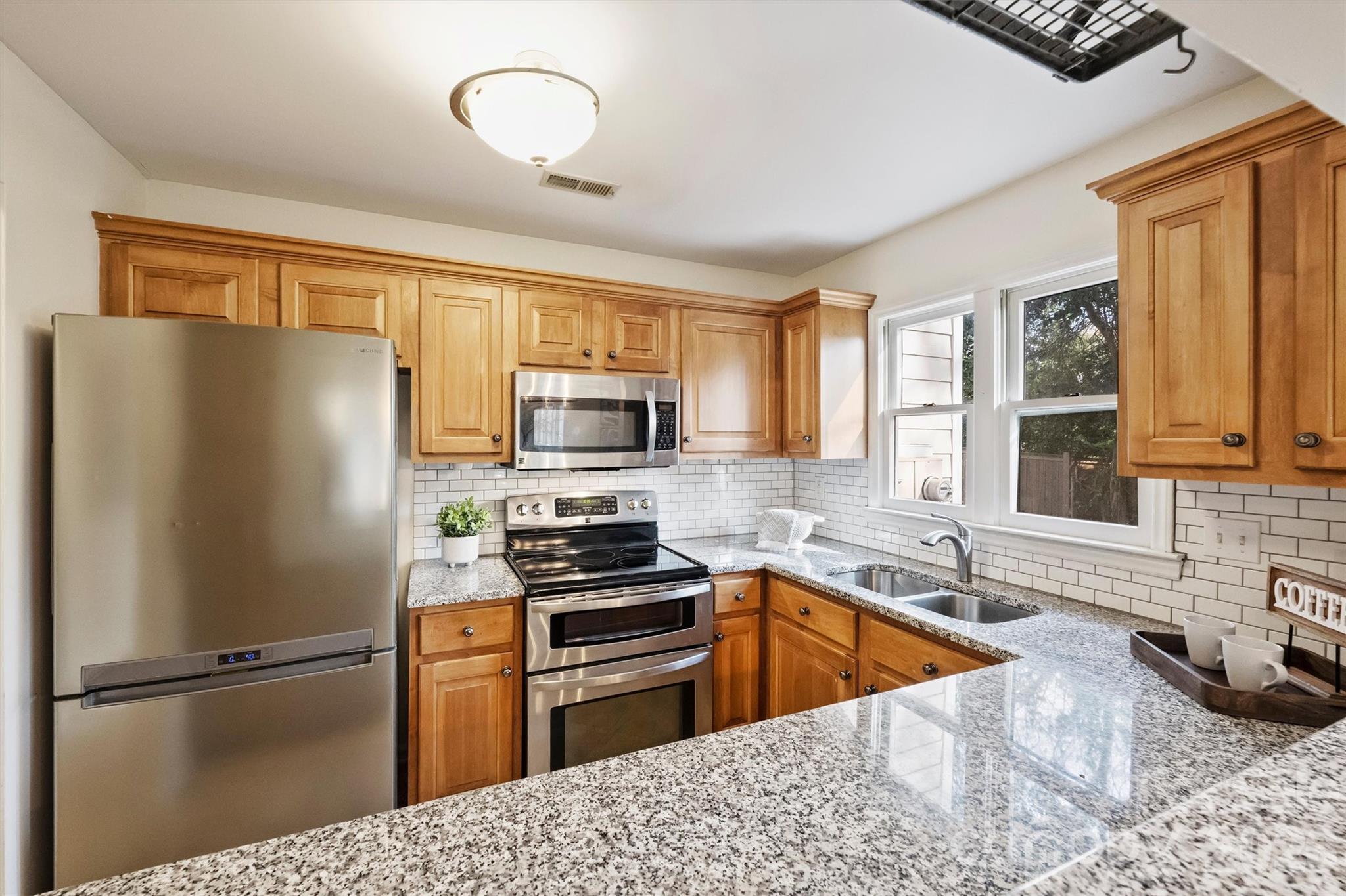 2715 Selwyn Avenue Unit: 43