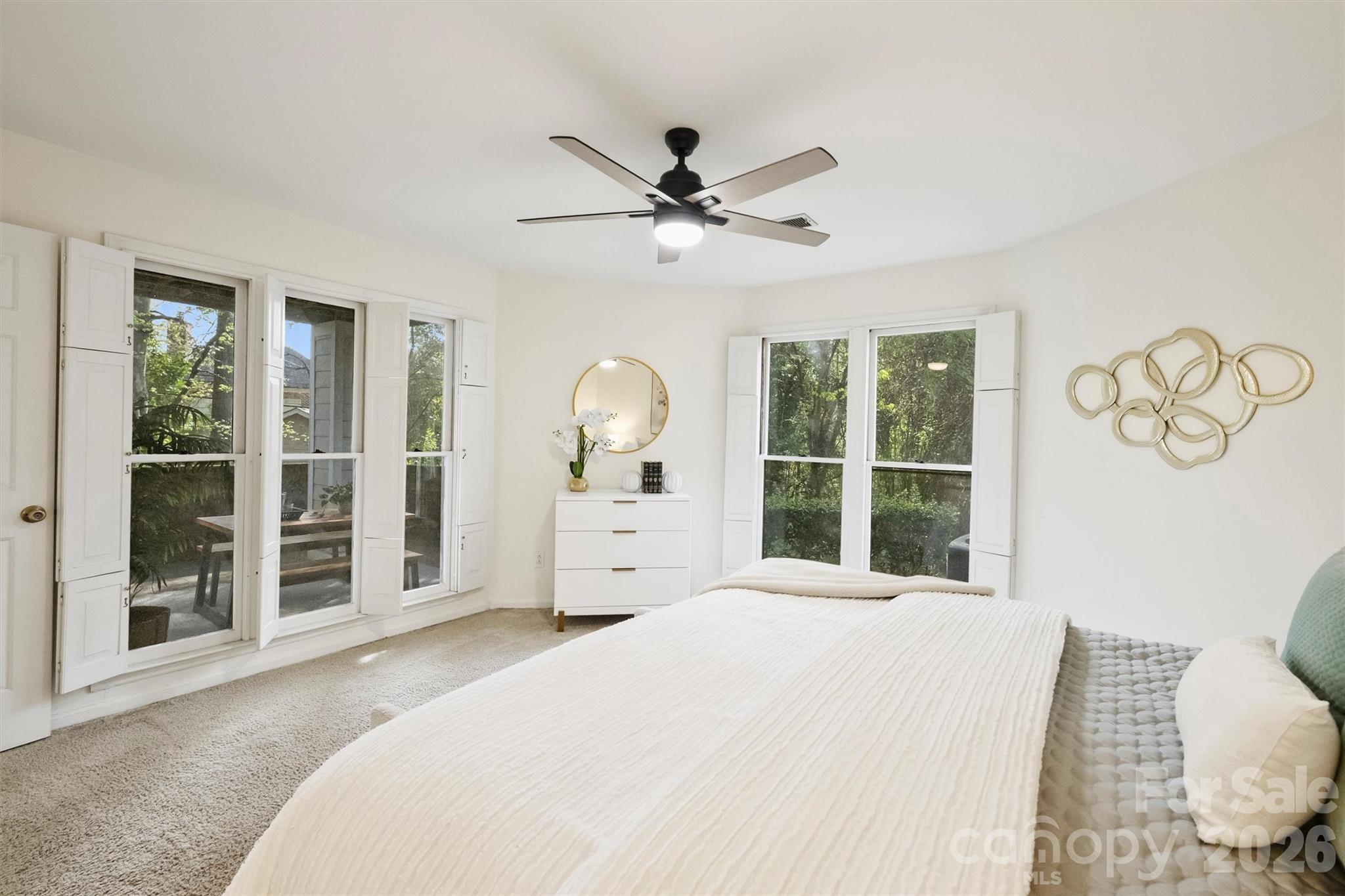 2715 Selwyn Avenue Unit: 43