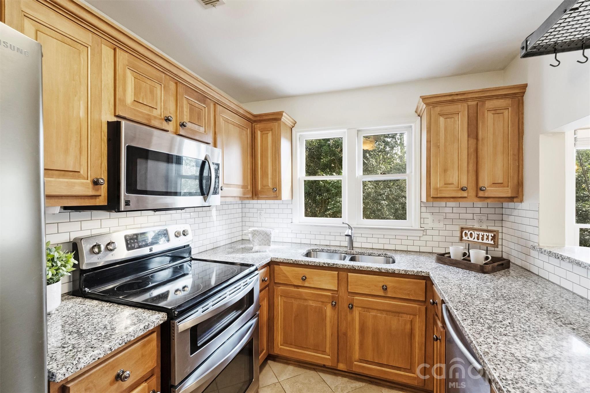 2715 Selwyn Avenue Unit: 43