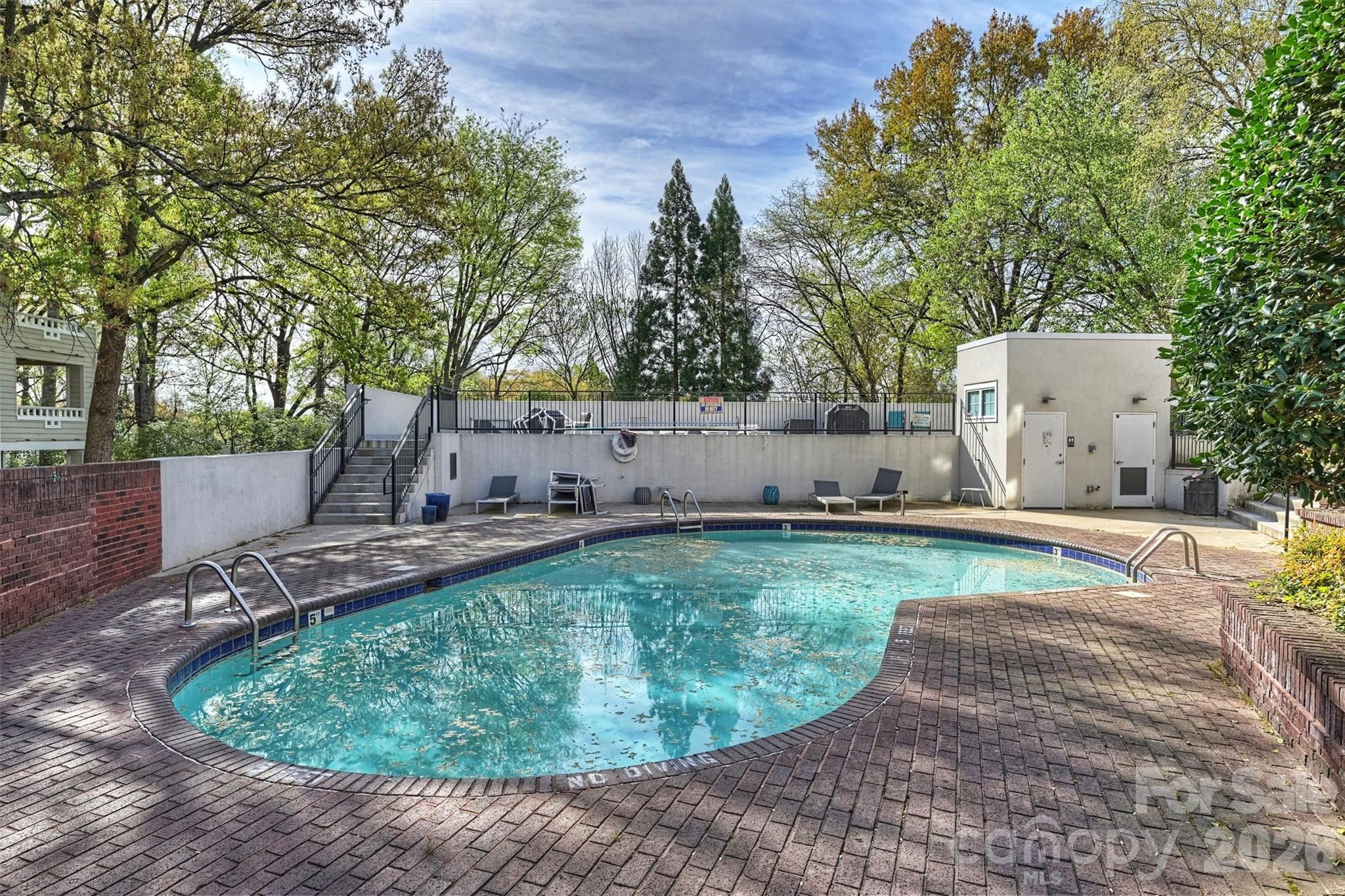 2715 Selwyn Avenue Unit: 43