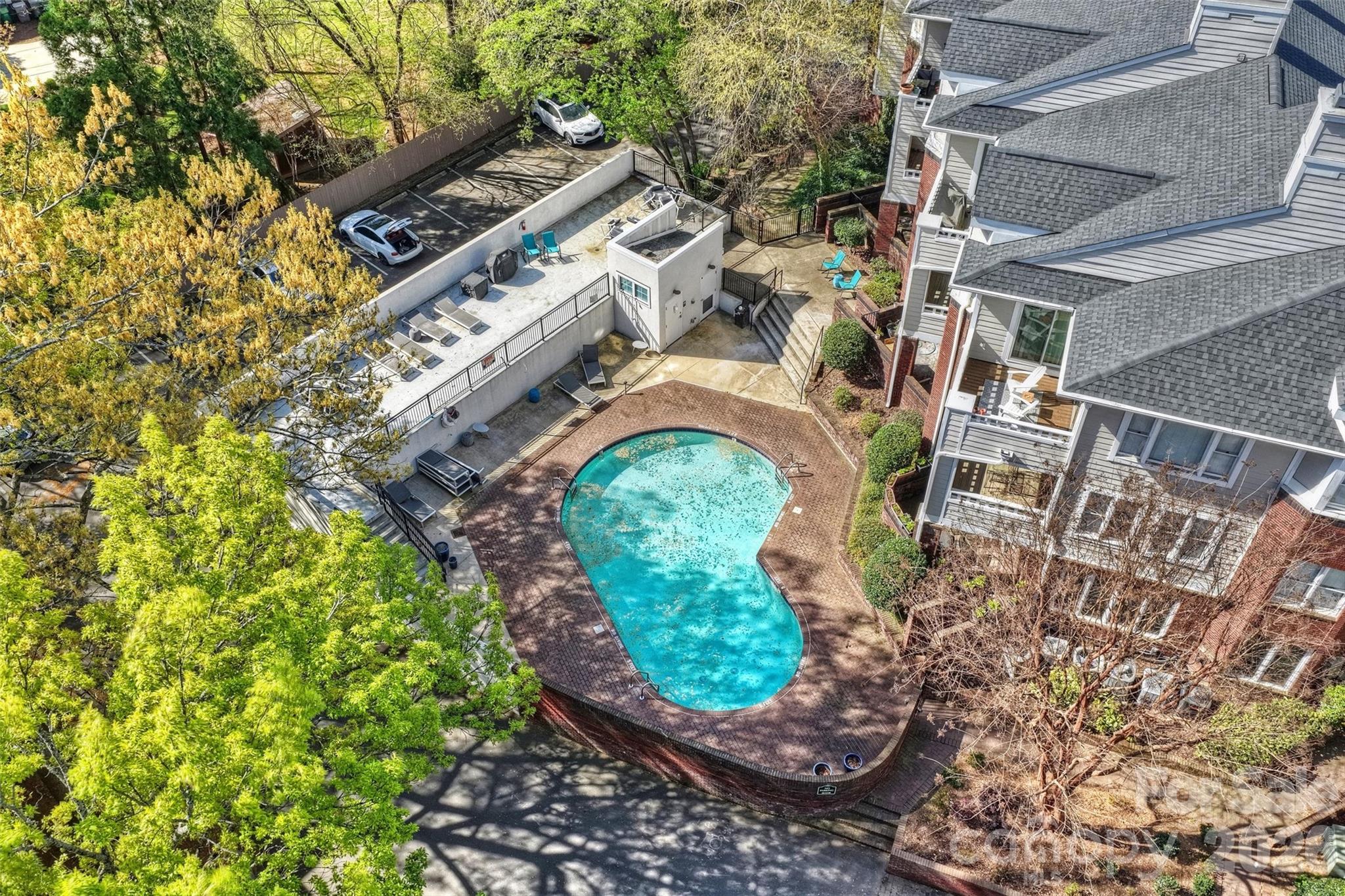 2715 Selwyn Avenue Unit: 43