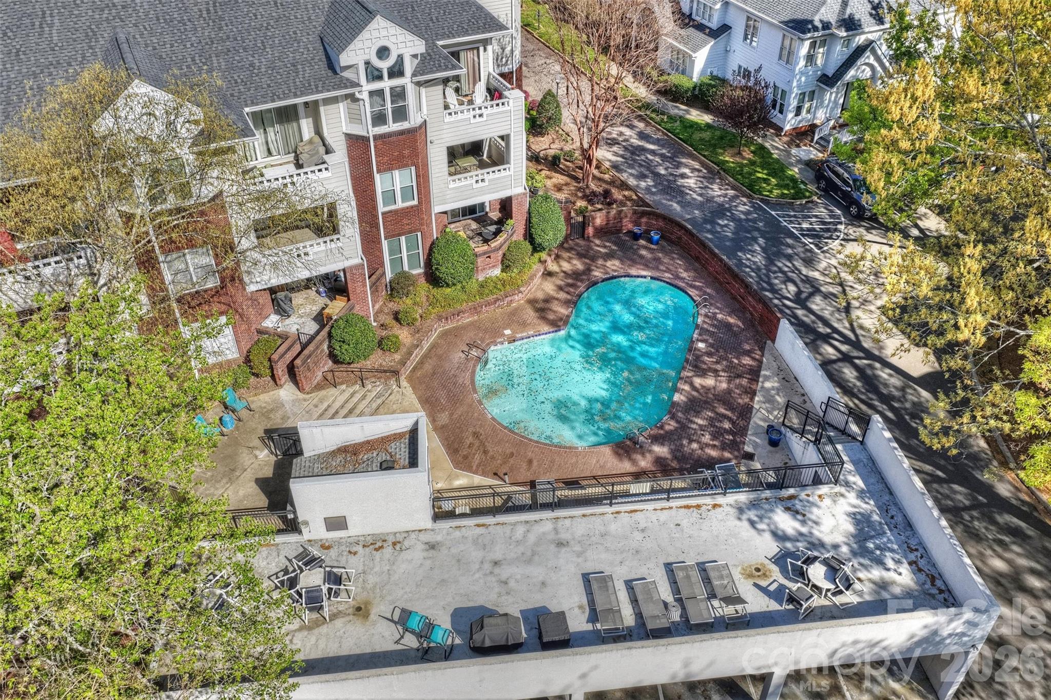 2715 Selwyn Avenue Unit: 43