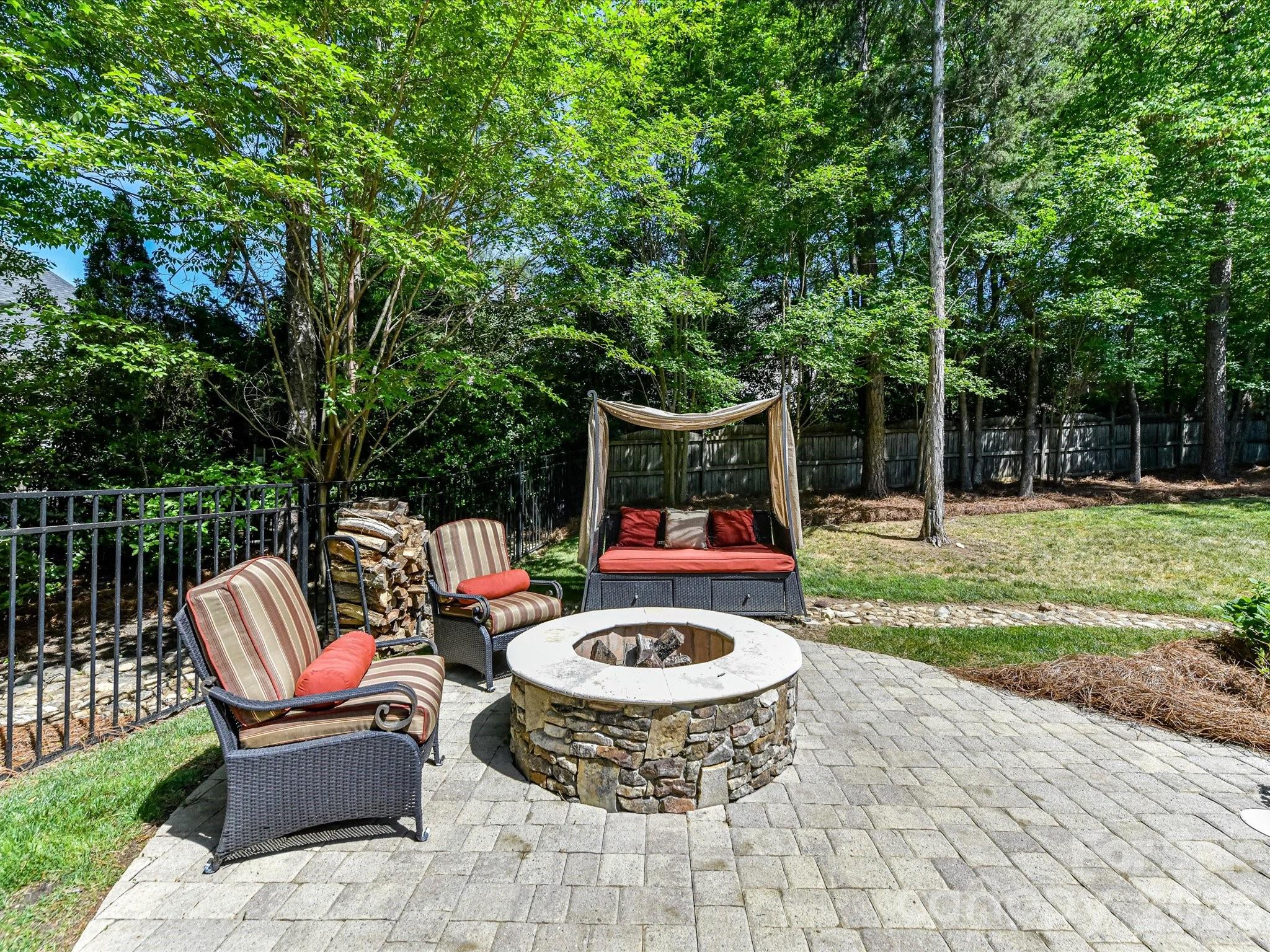 4112 Blaydes Court