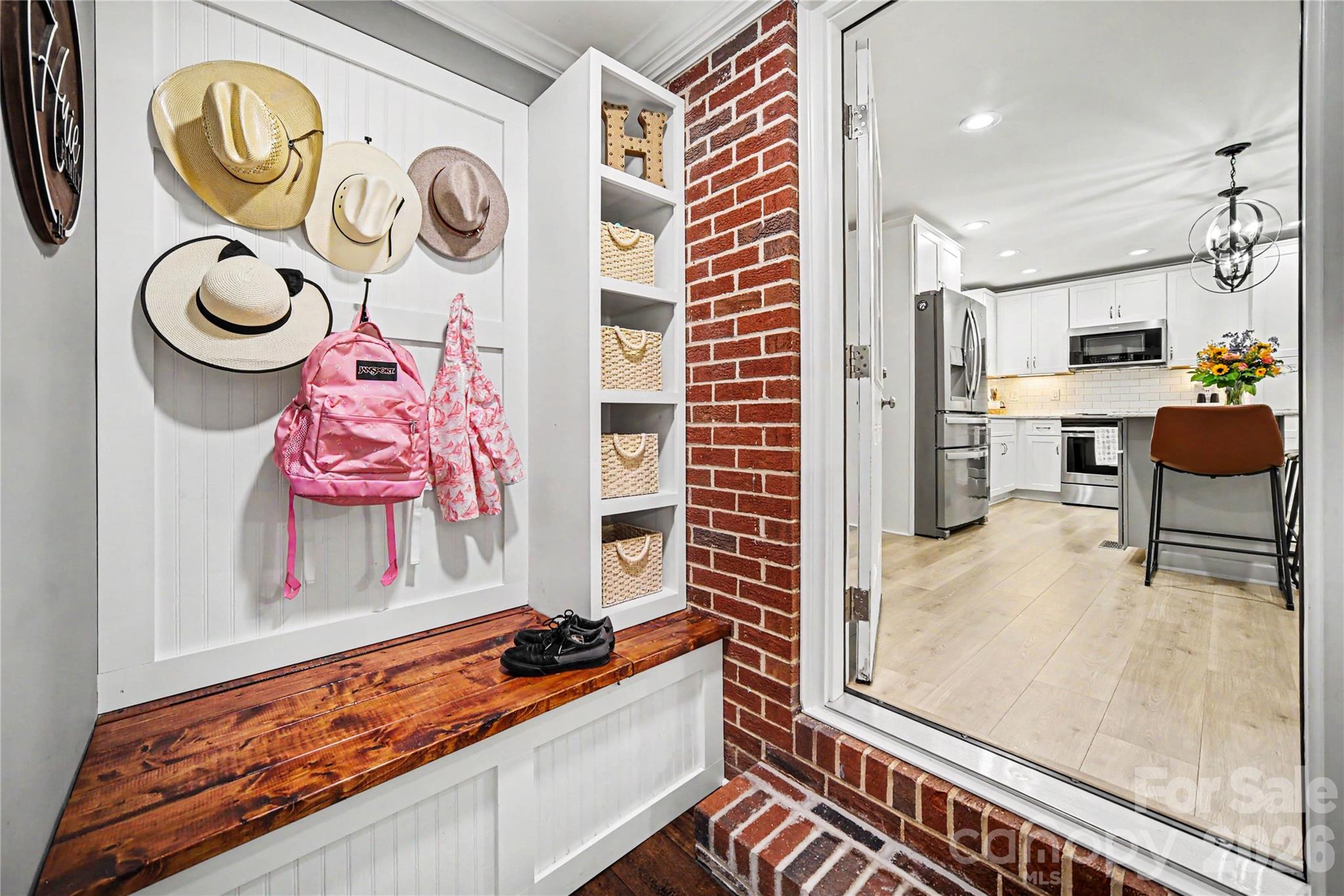 254 Lucky Drive NW