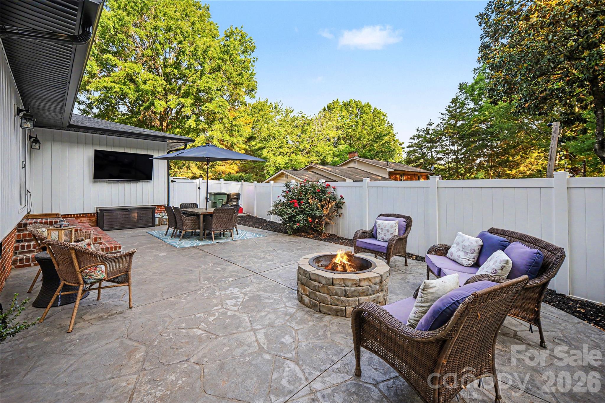 254 Lucky Drive NW