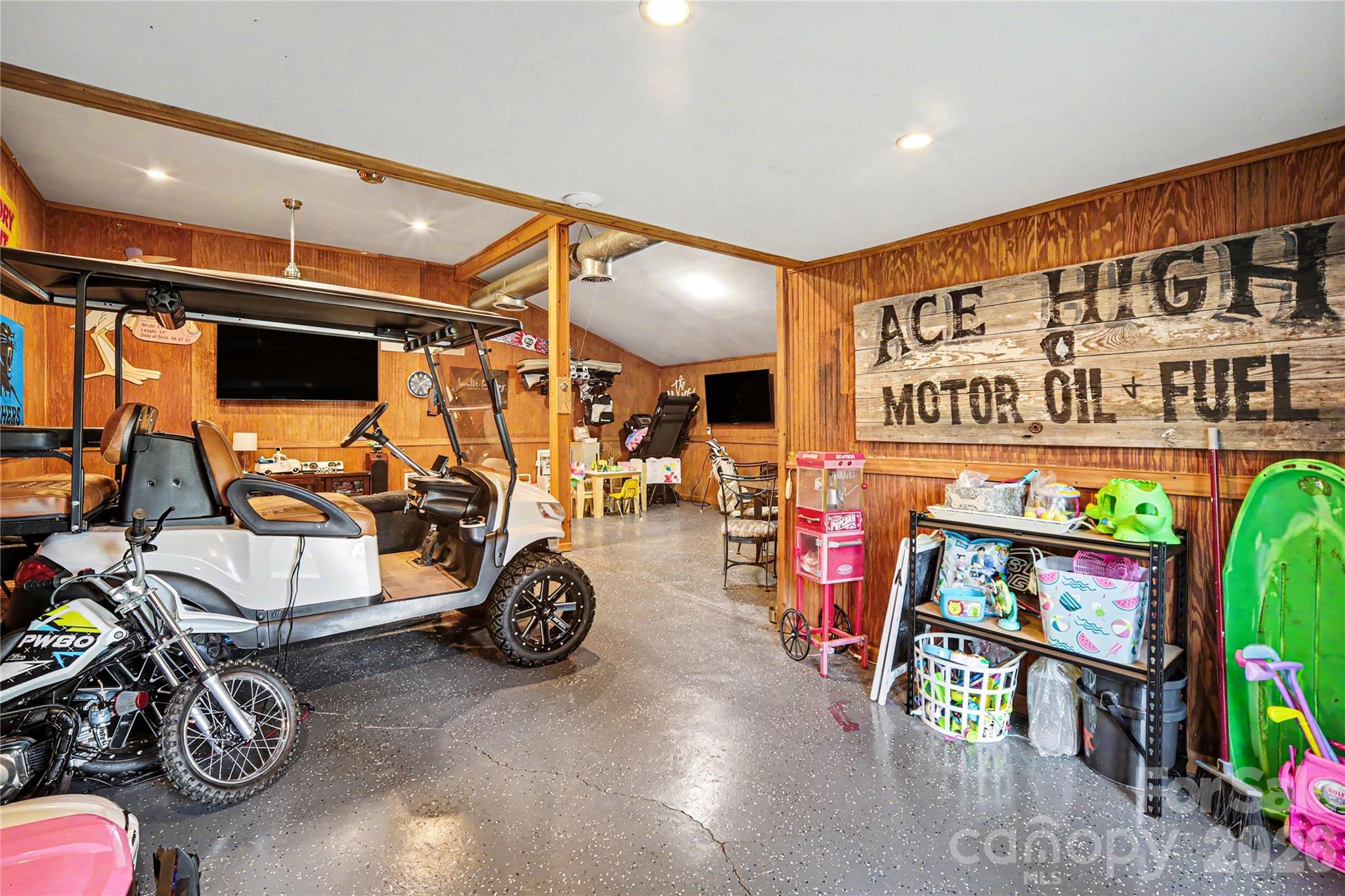 254 Lucky Drive NW