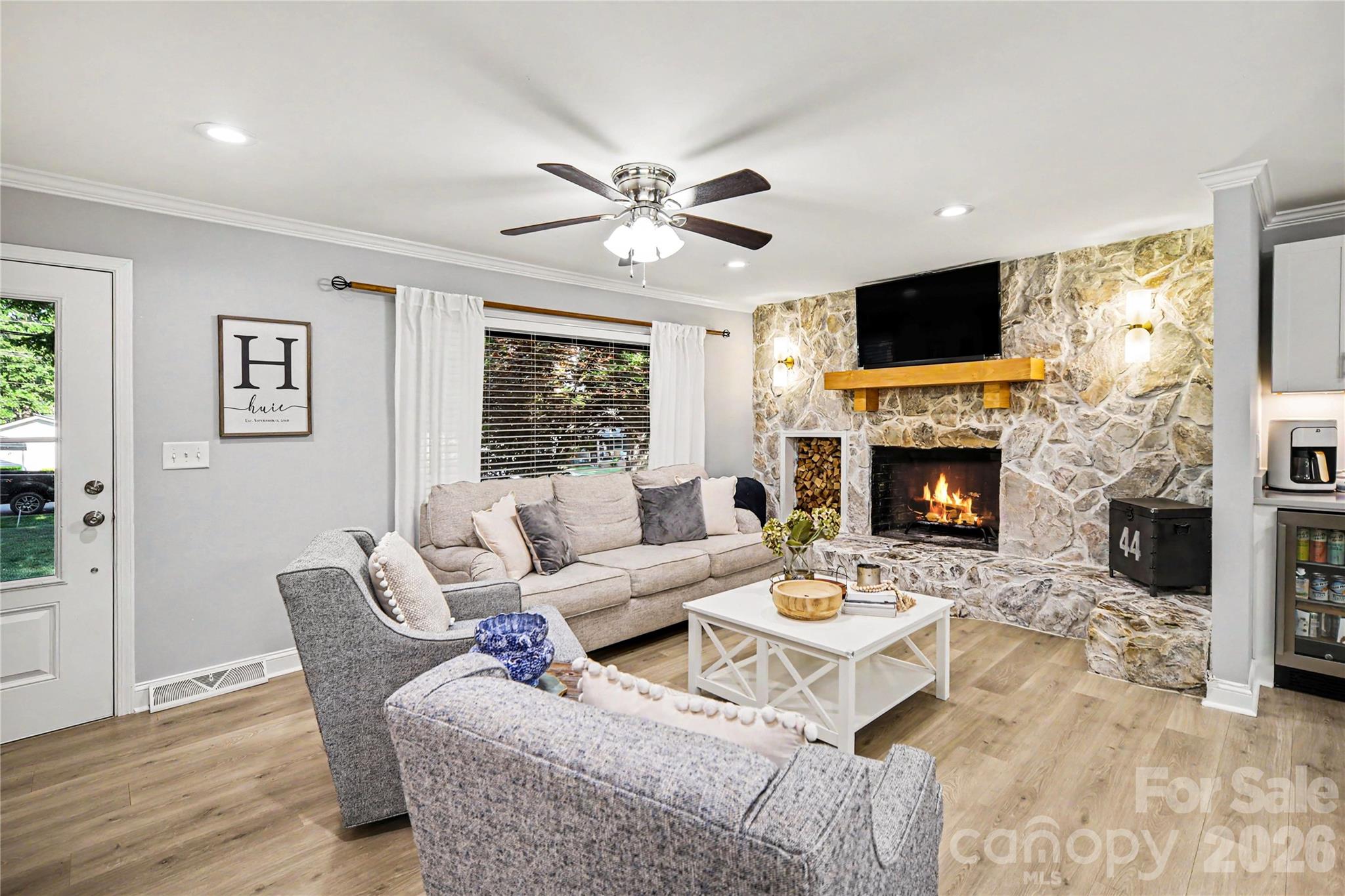 254 Lucky Drive NW