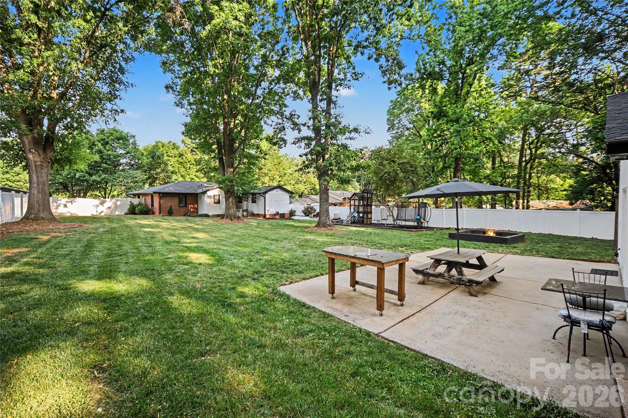 254 Lucky Drive NW