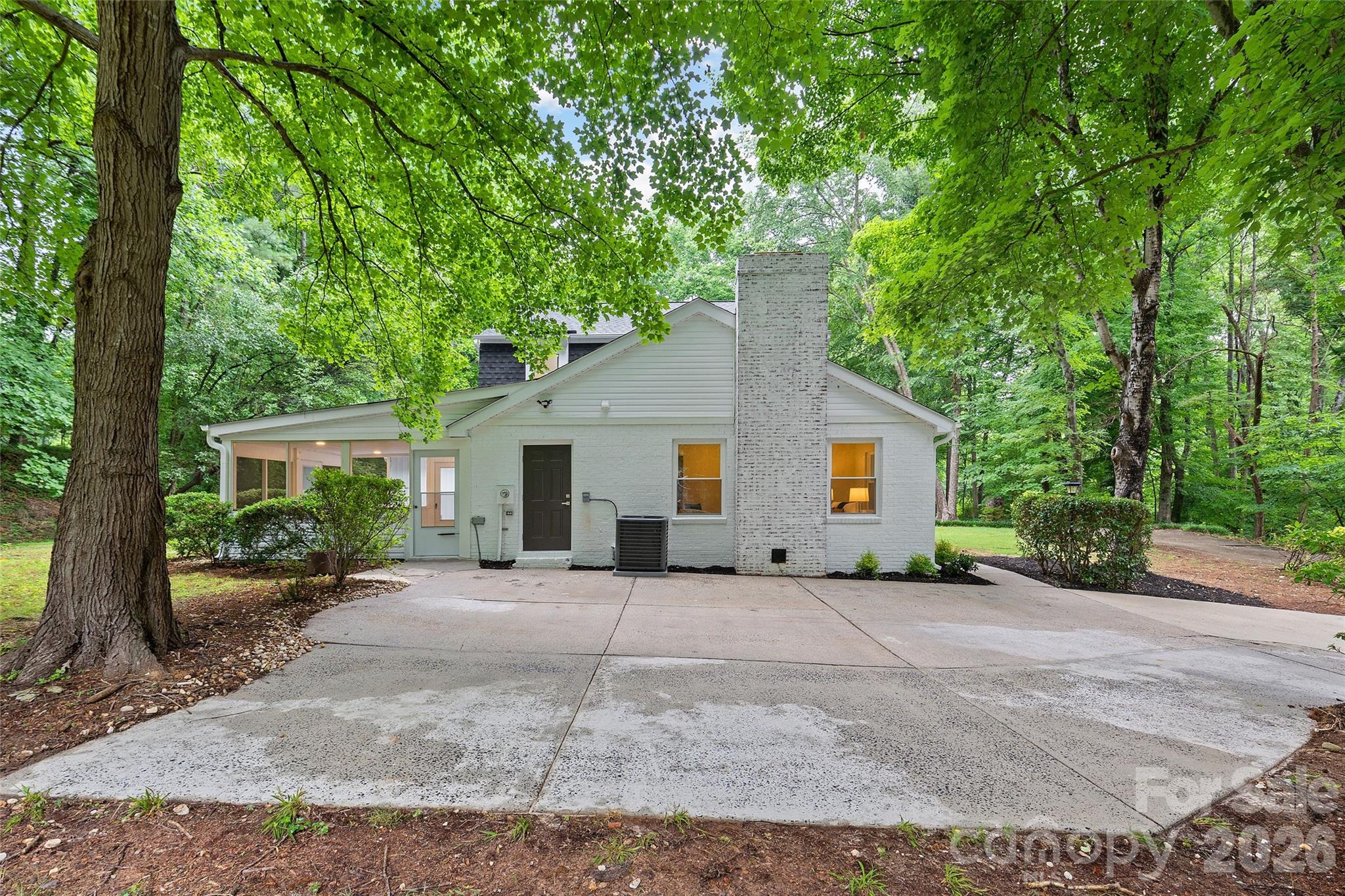 700 Tadlock Place