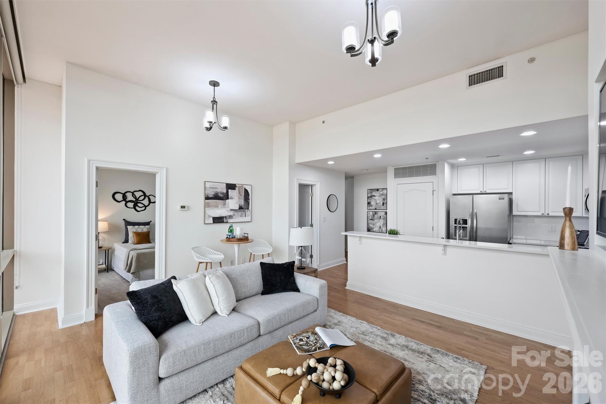 315 Arlington Avenue Unit: 504