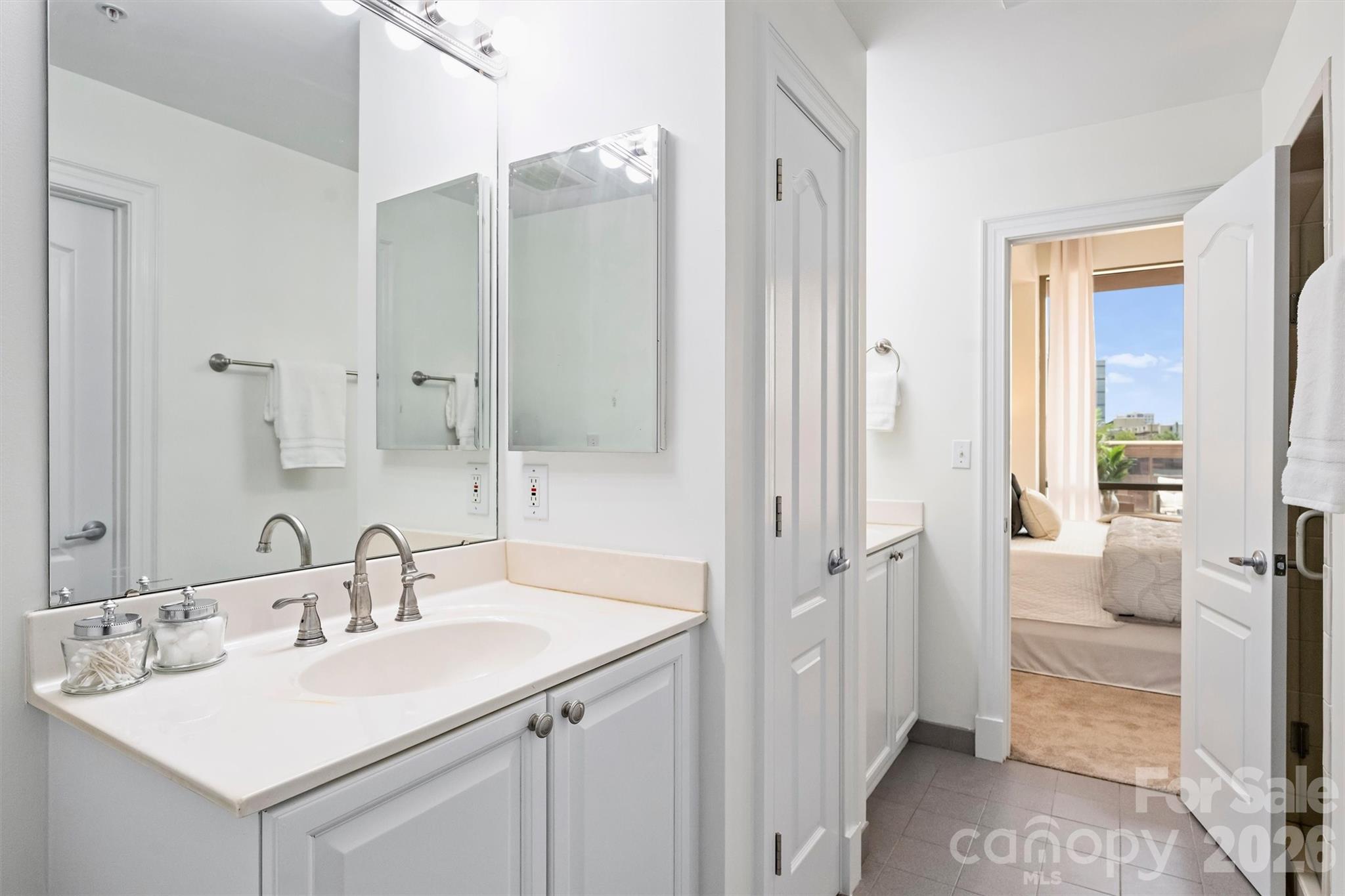 315 Arlington Avenue Unit: 504