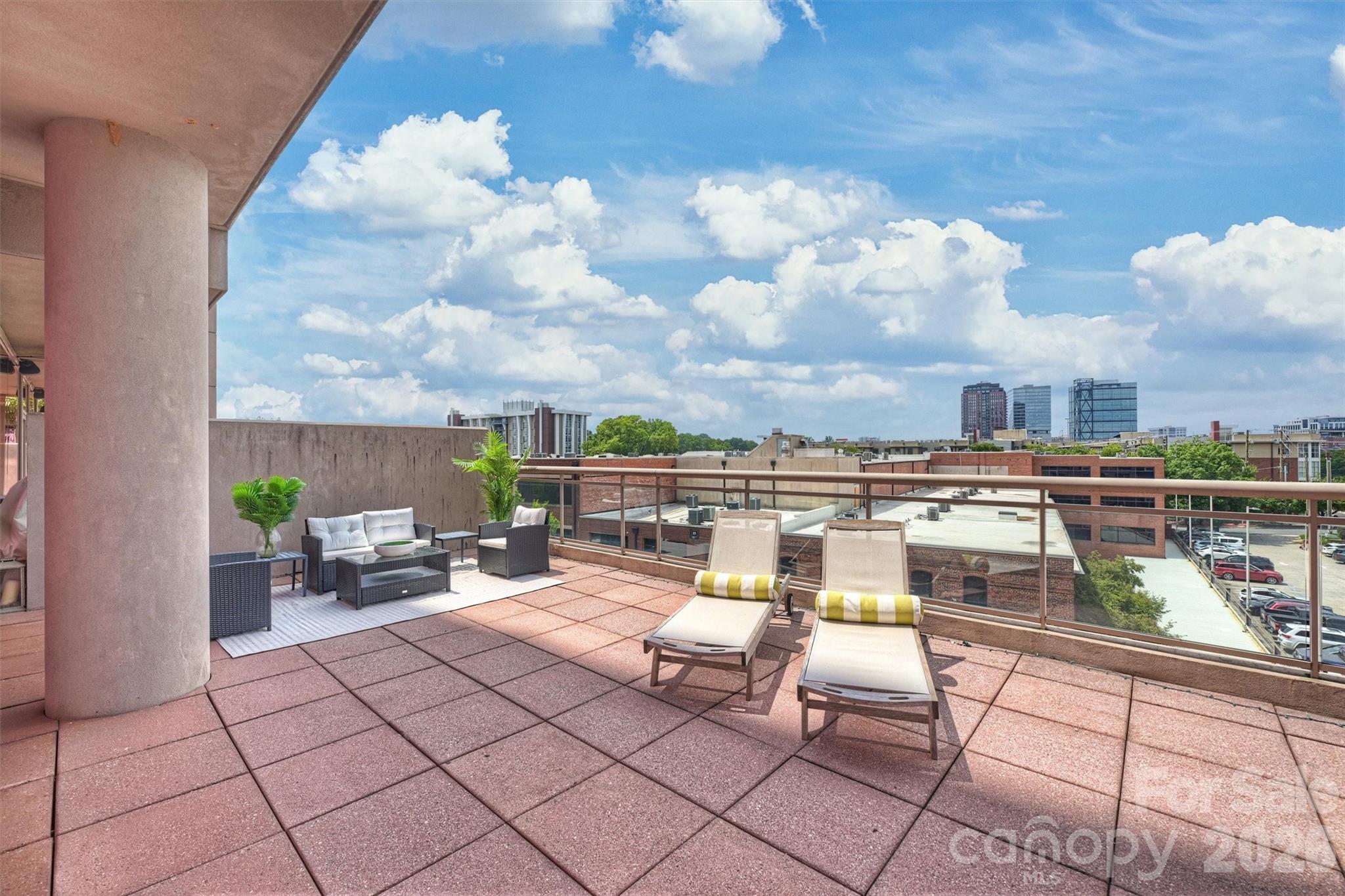 315 Arlington Avenue Unit: 504