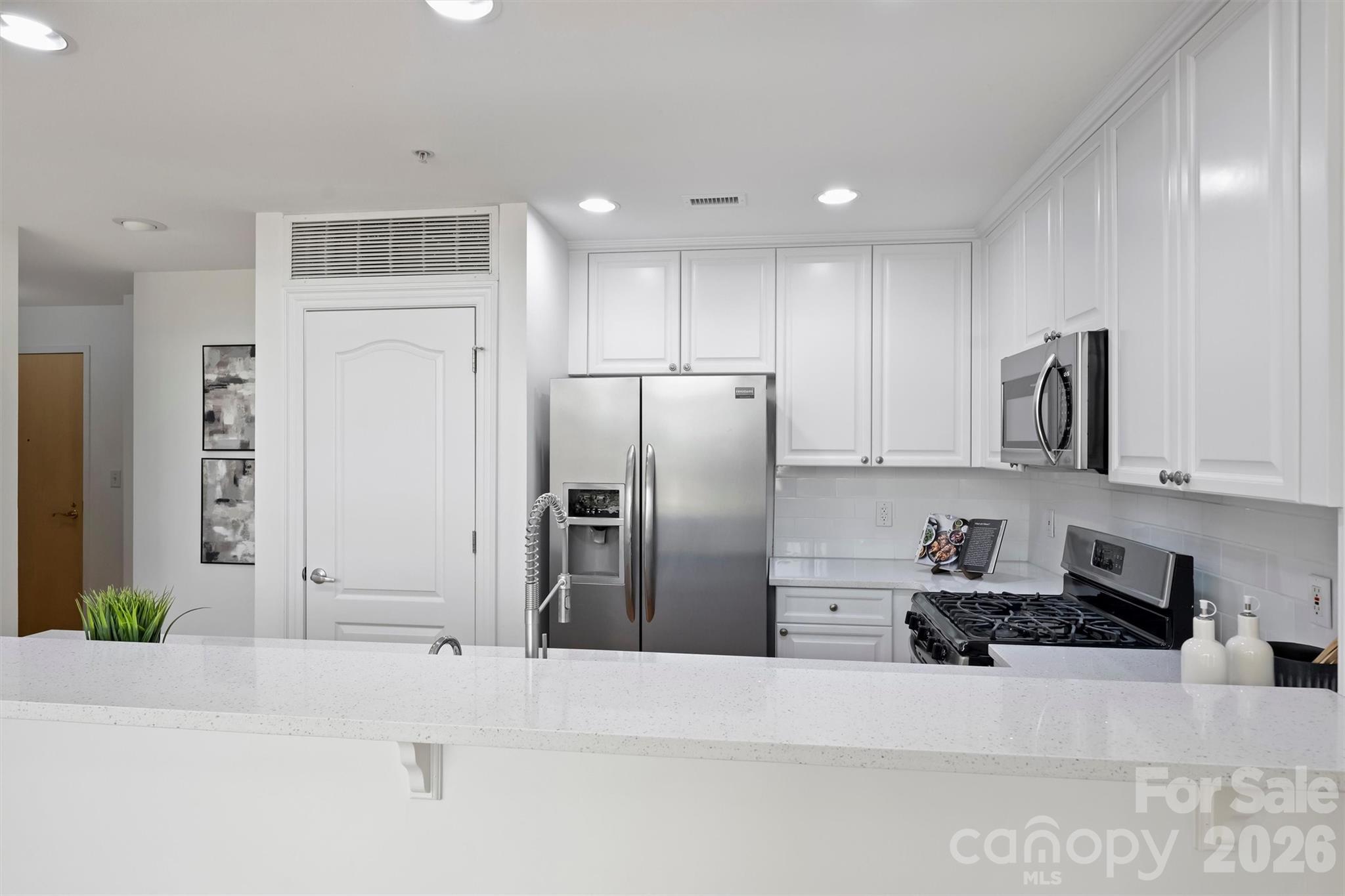 315 Arlington Avenue Unit: 504