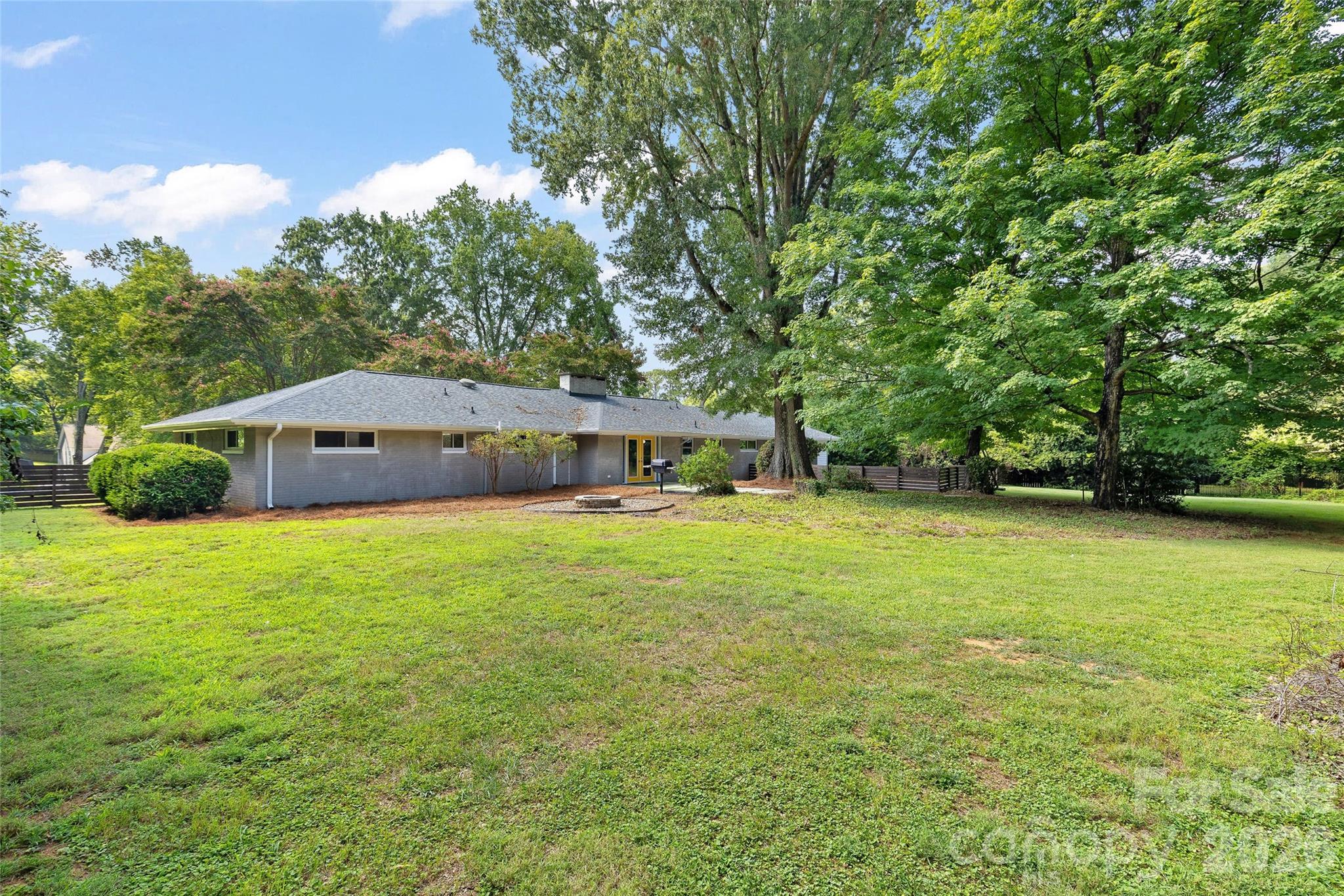 1222 Burtonwood Circle