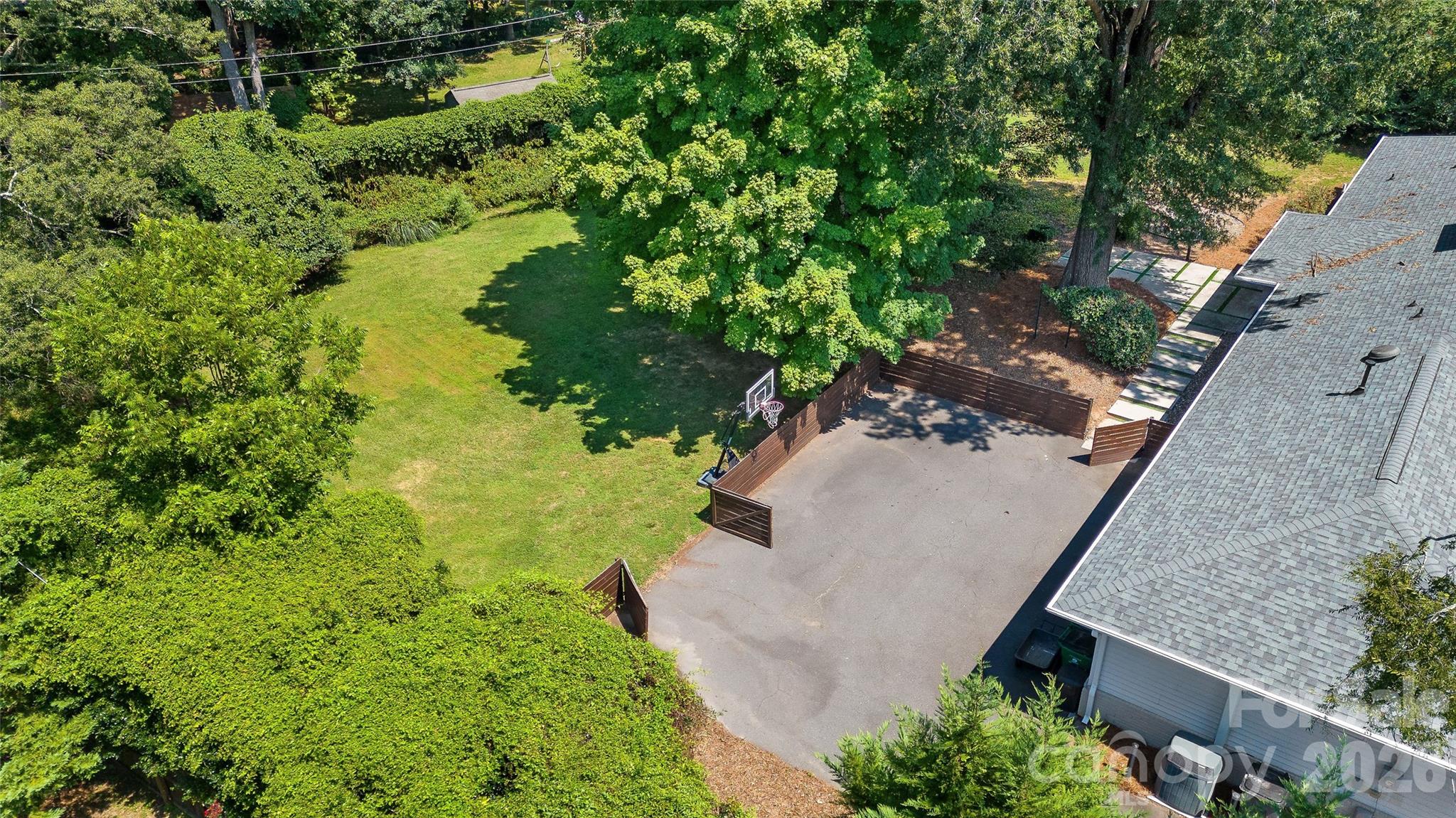 1222 Burtonwood Circle