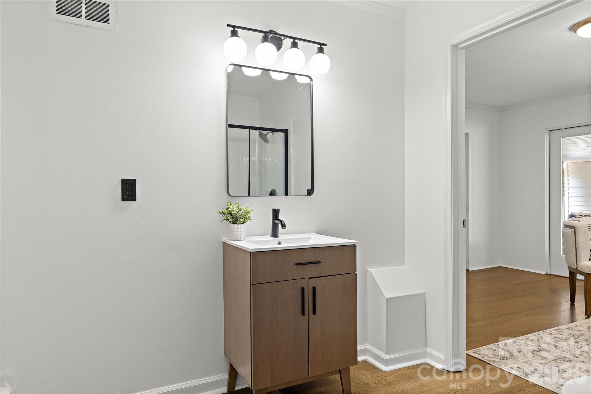 1222 Burtonwood Circle