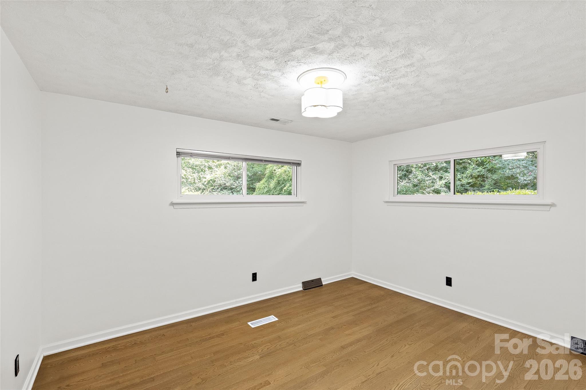 1222 Burtonwood Circle