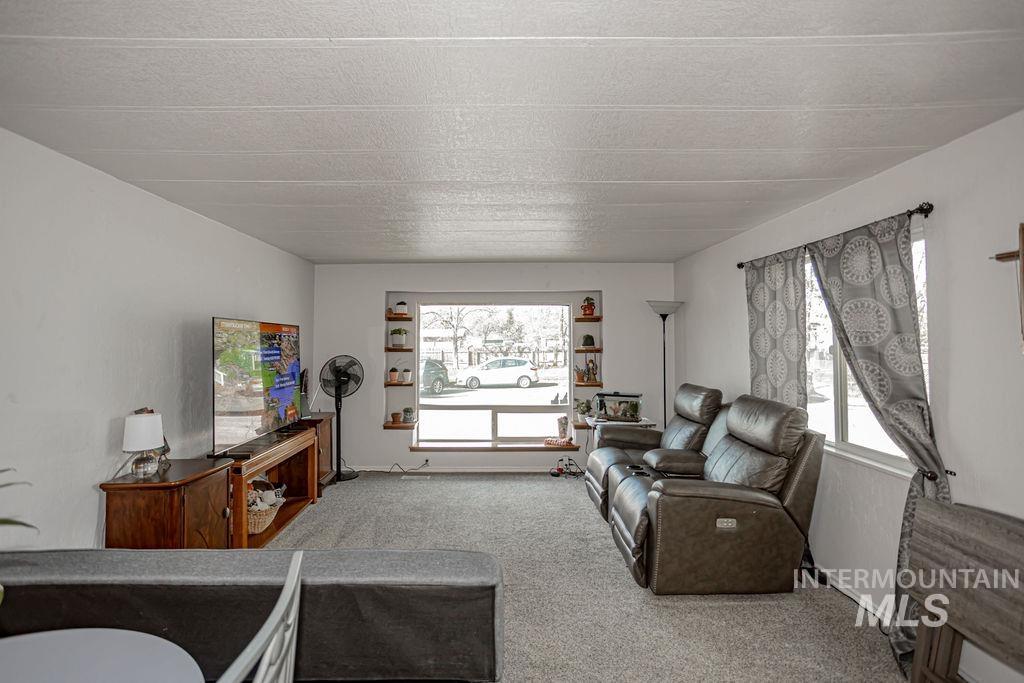 306 E 47th Street # 9