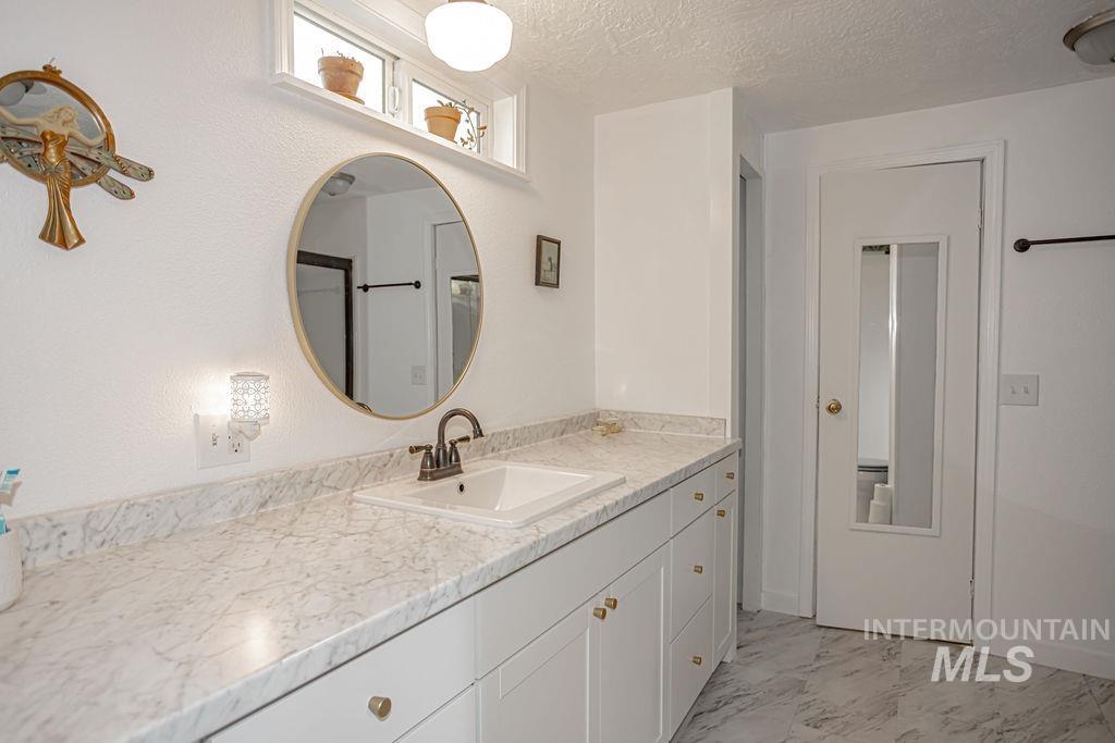 306 E 47th Street # 9