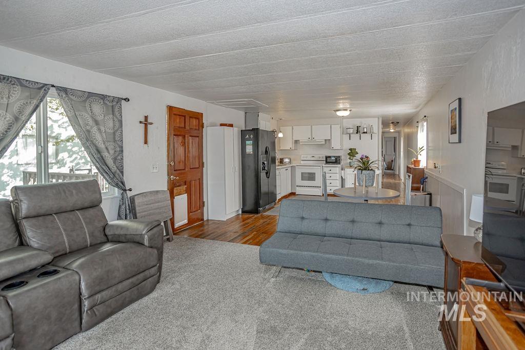 306 E 47th Street # 9