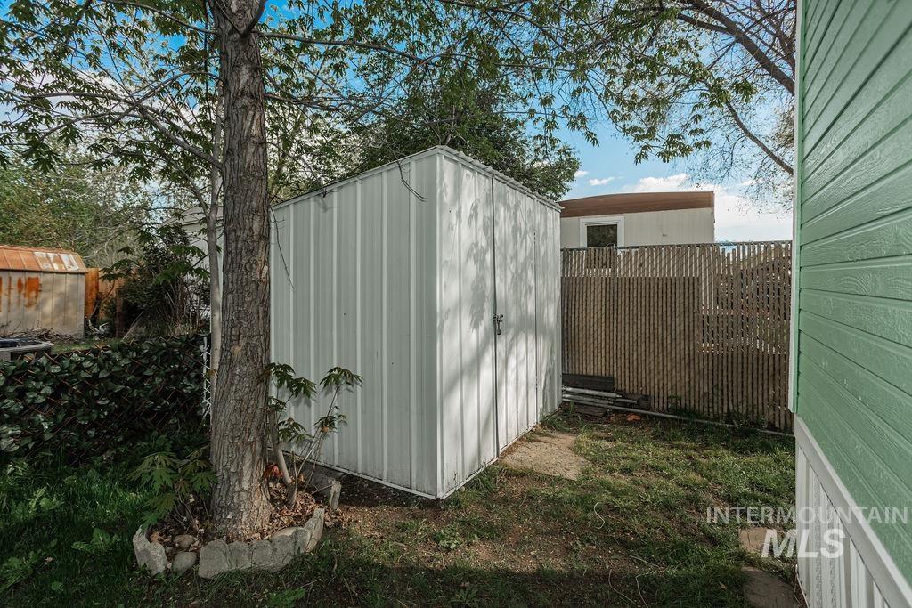 306 E 47th Street # 9