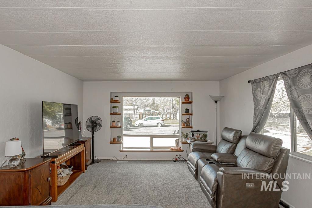 306 E 47th Street # 9