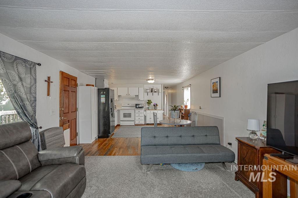 306 E 47th Street # 9