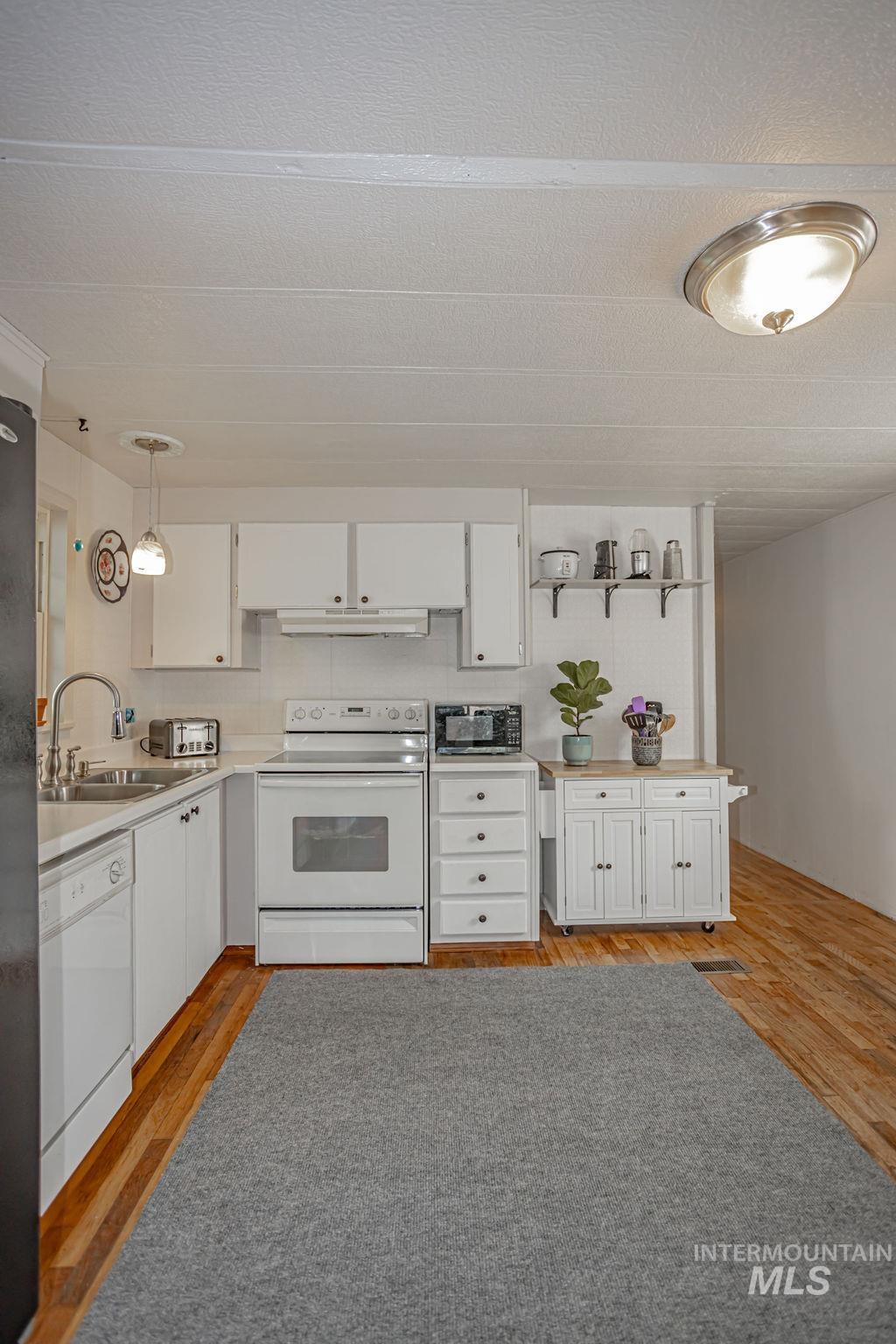 306 E 47th Street # 9