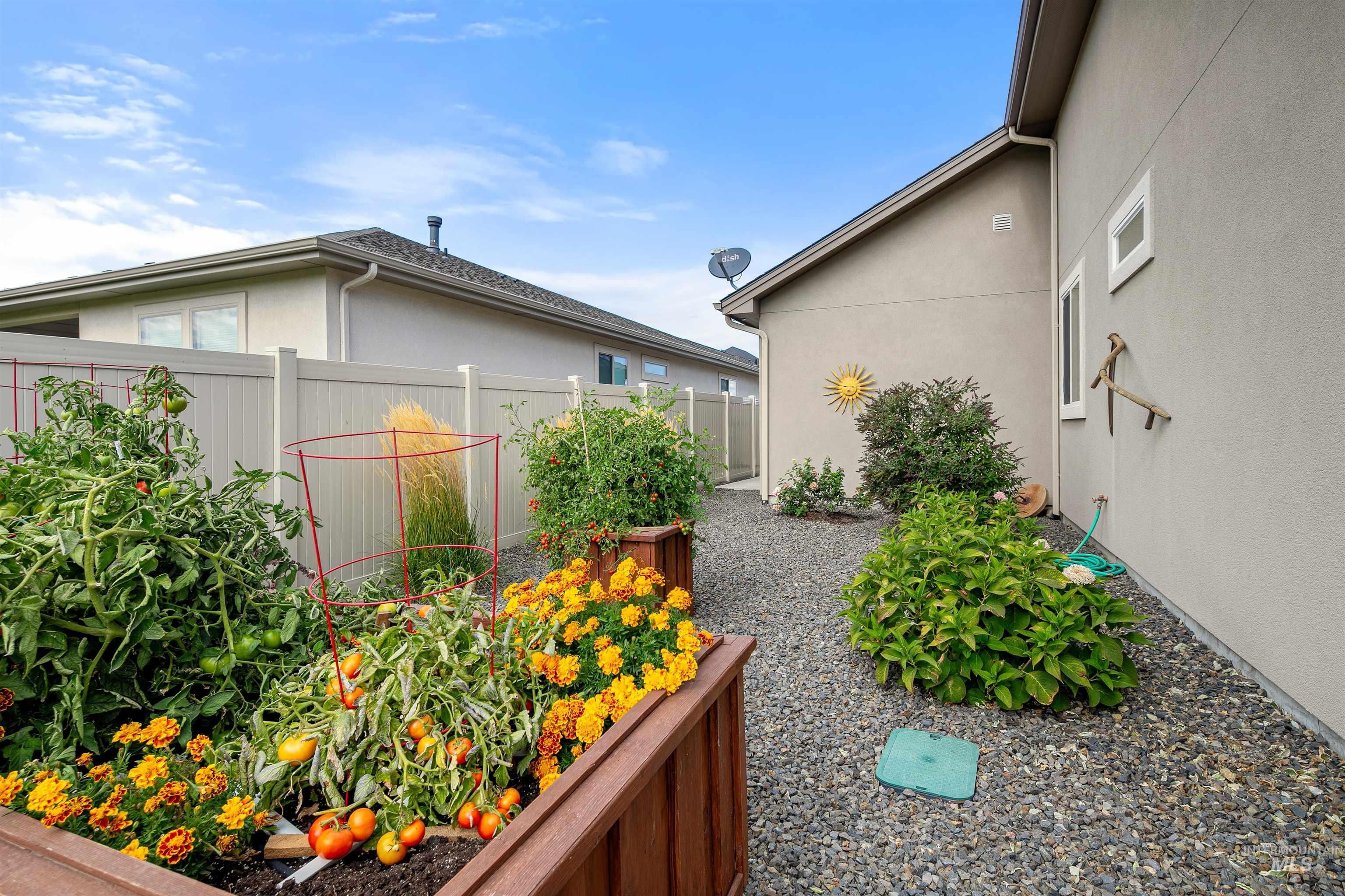 10061 W Golden Rain Street