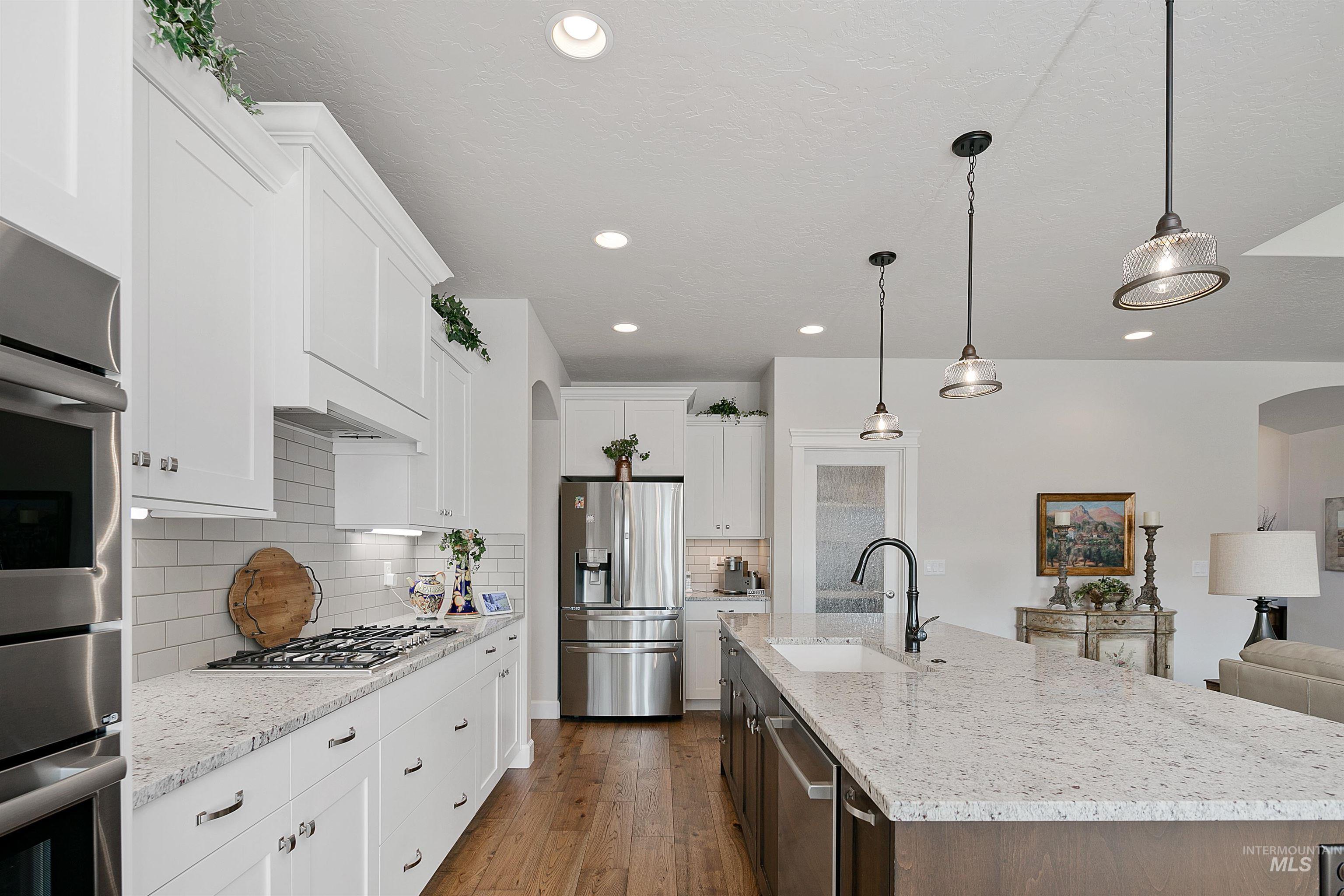 10061 W Golden Rain Street