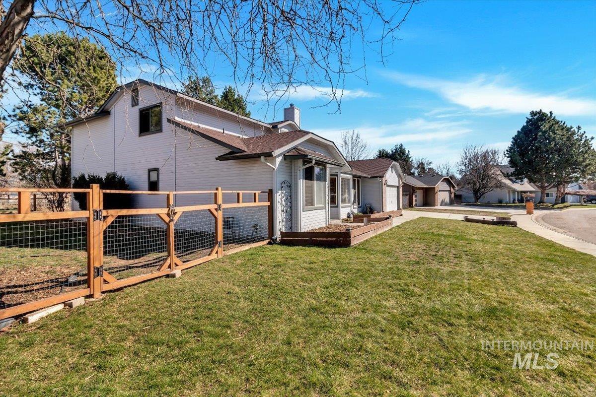 11056 W Highmont Drive