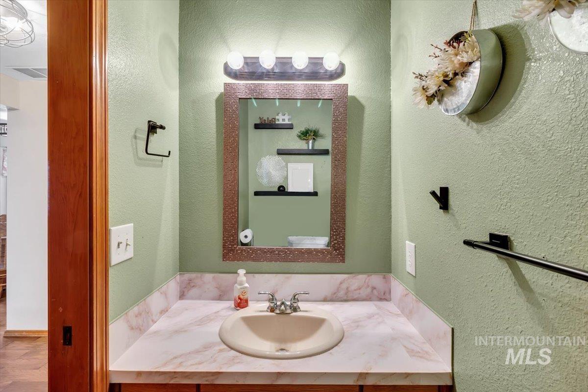 11056 W Highmont Drive