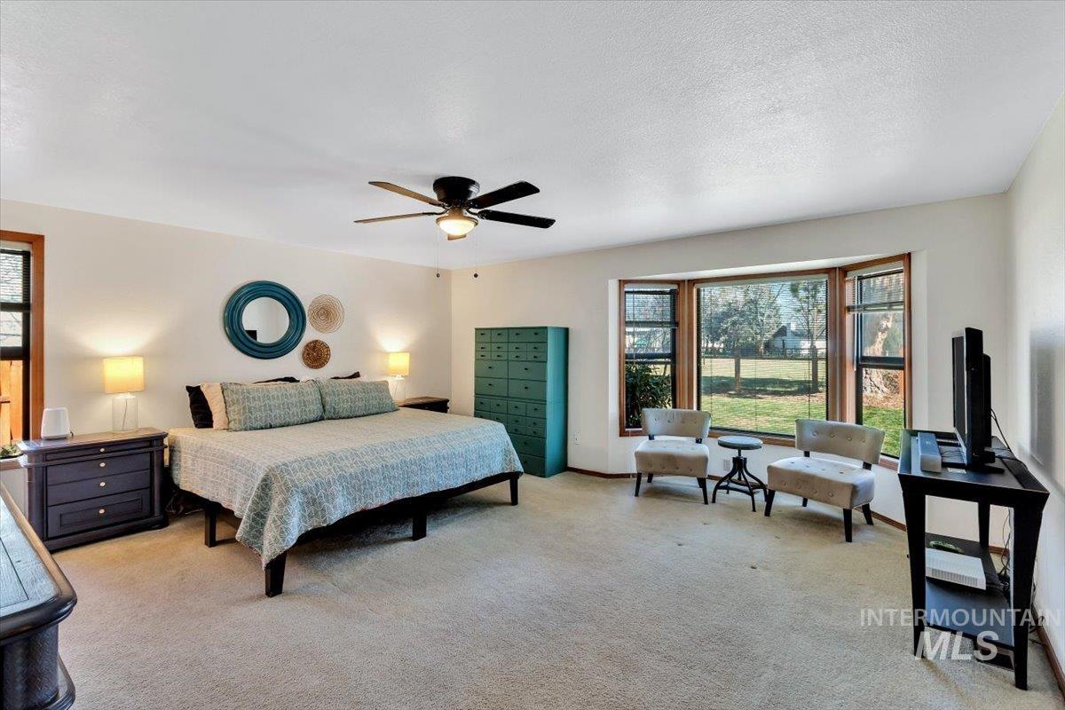 11056 W Highmont Drive