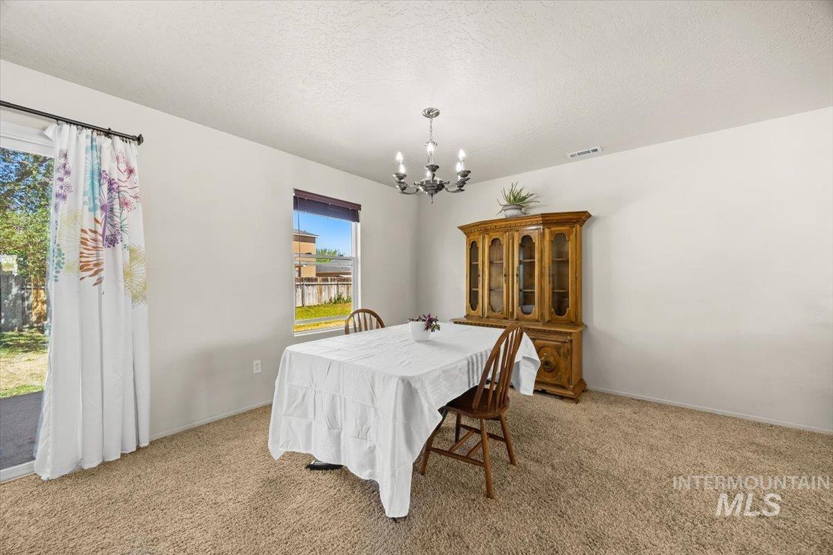 120 E Willow Creek Dr