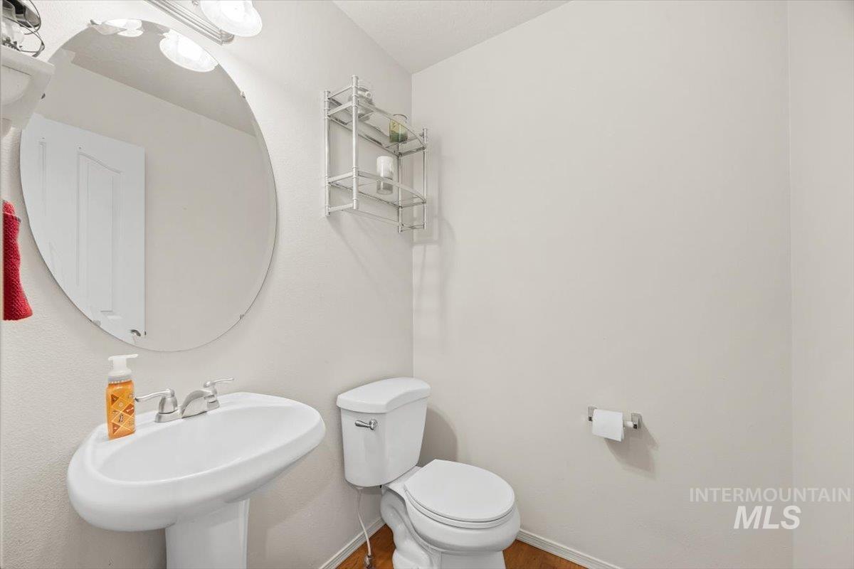 120 E Willow Creek Dr