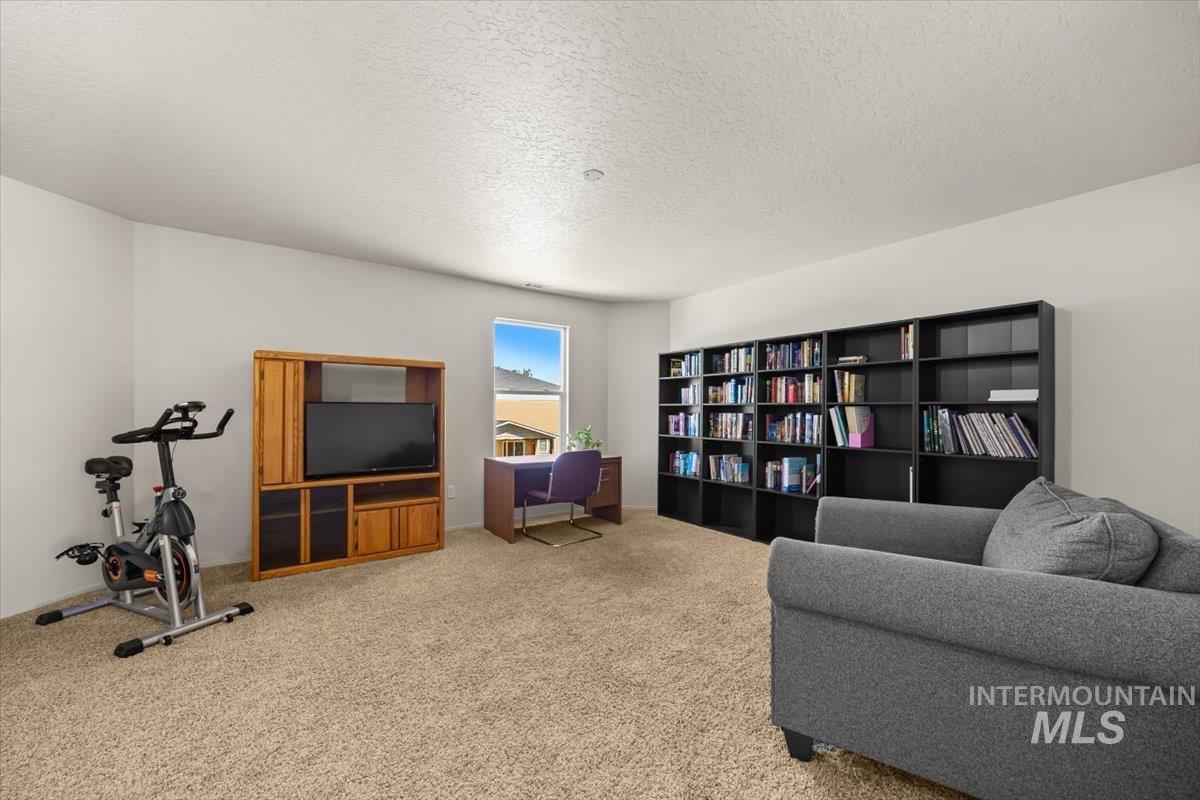 120 E Willow Creek Dr