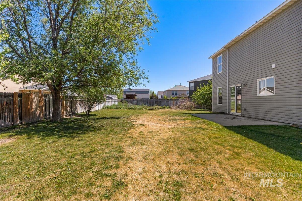 120 E Willow Creek Dr