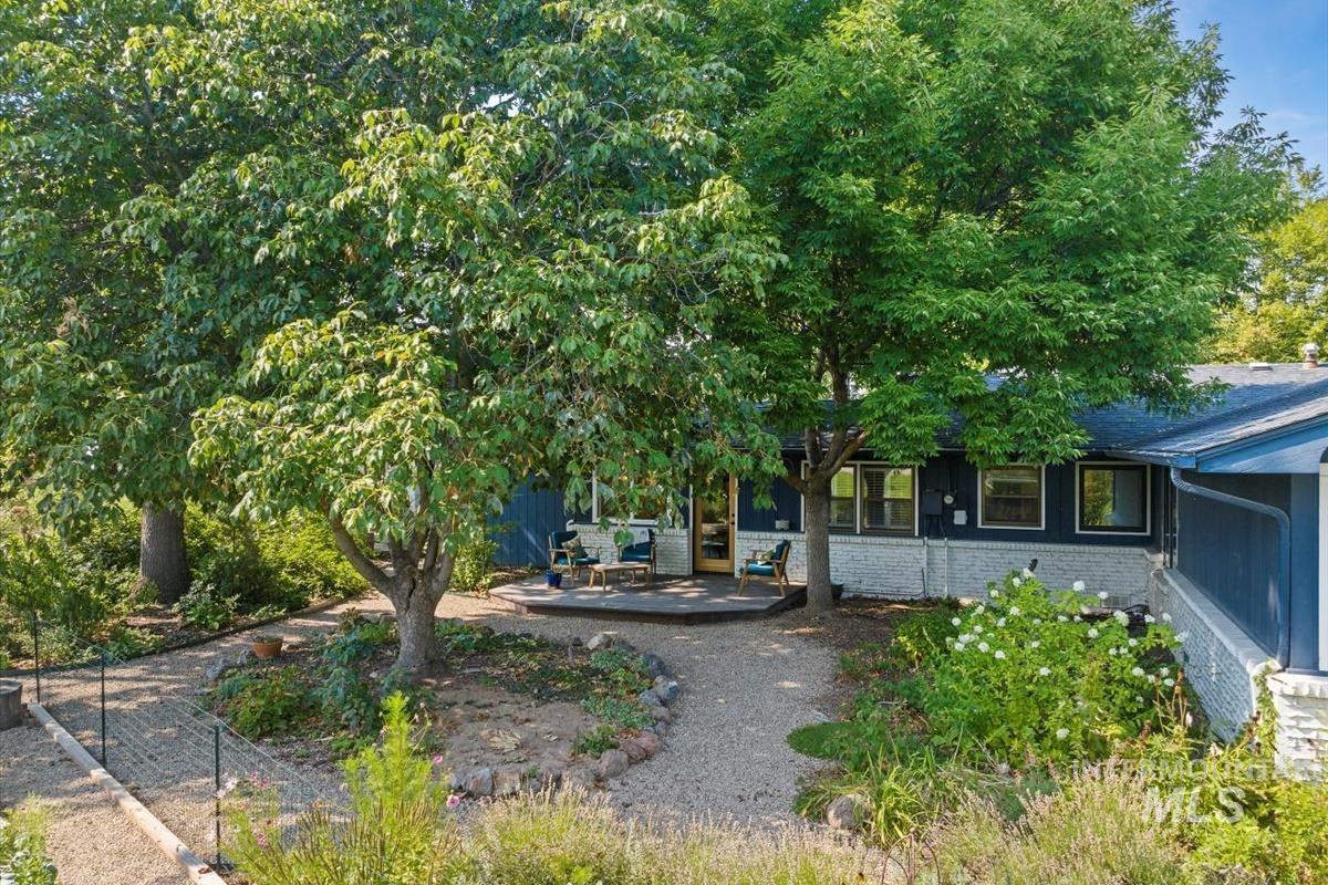 3601 W Clement Rd