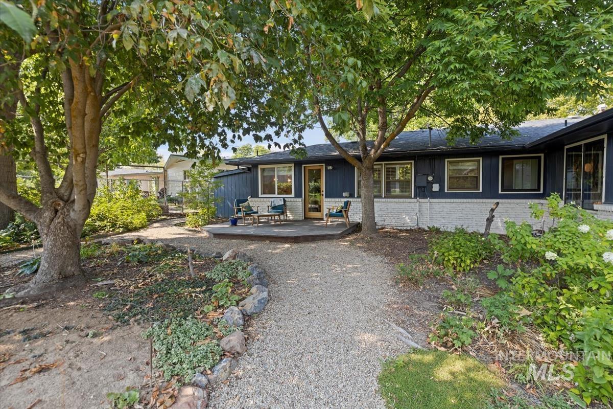 3601 W Clement Rd