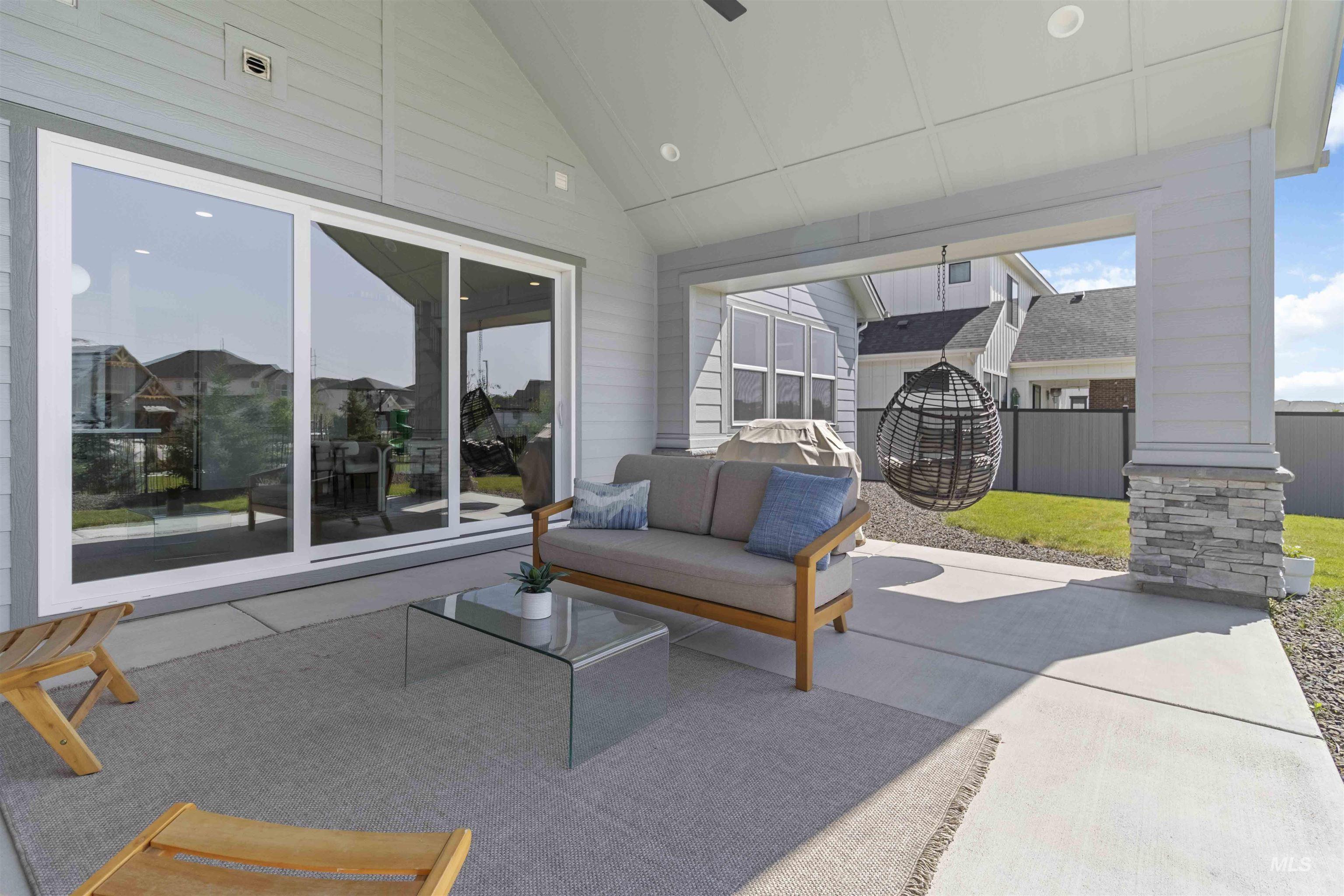 125 S Eagles Roost Way