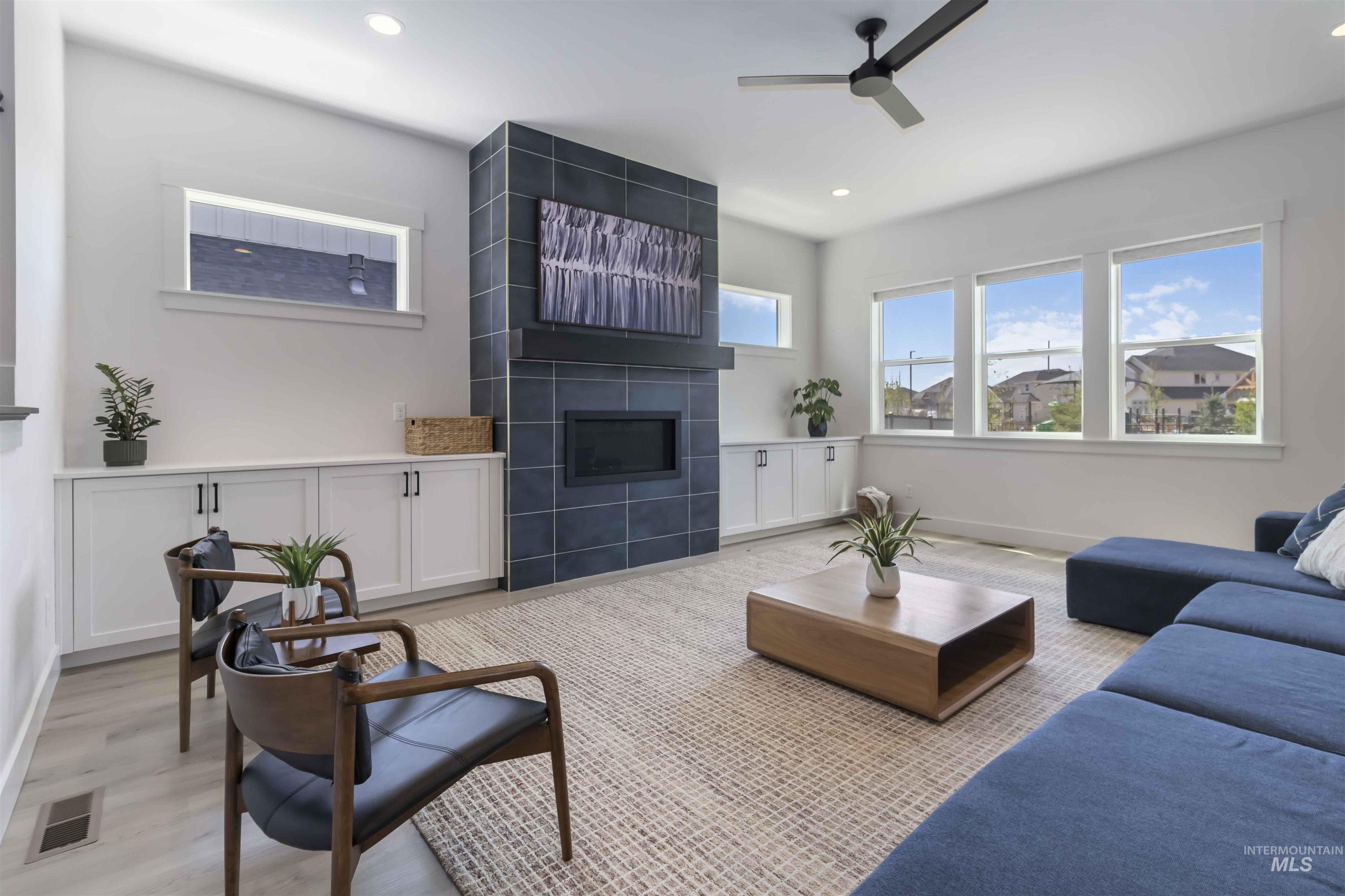 125 S Eagles Roost Way