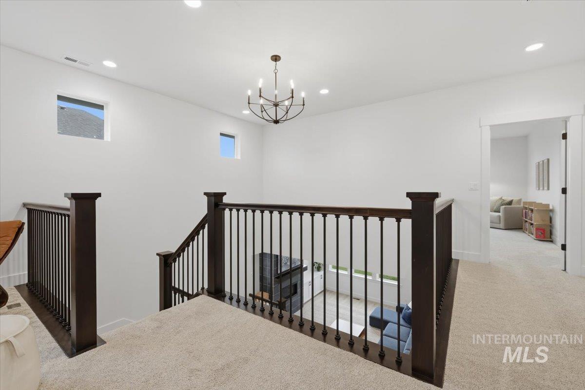 125 S Eagles Roost Way