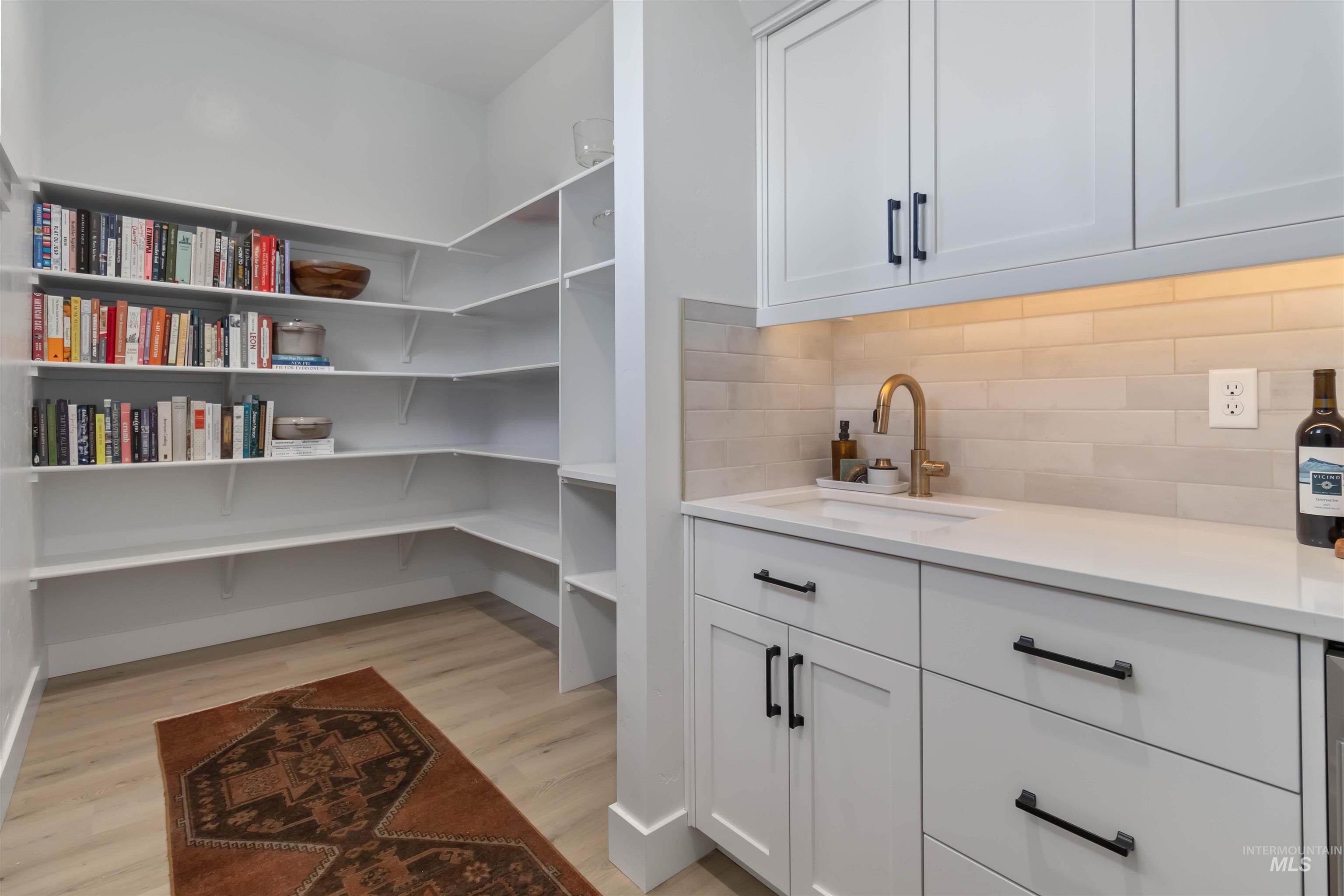 125 S Eagles Roost Way